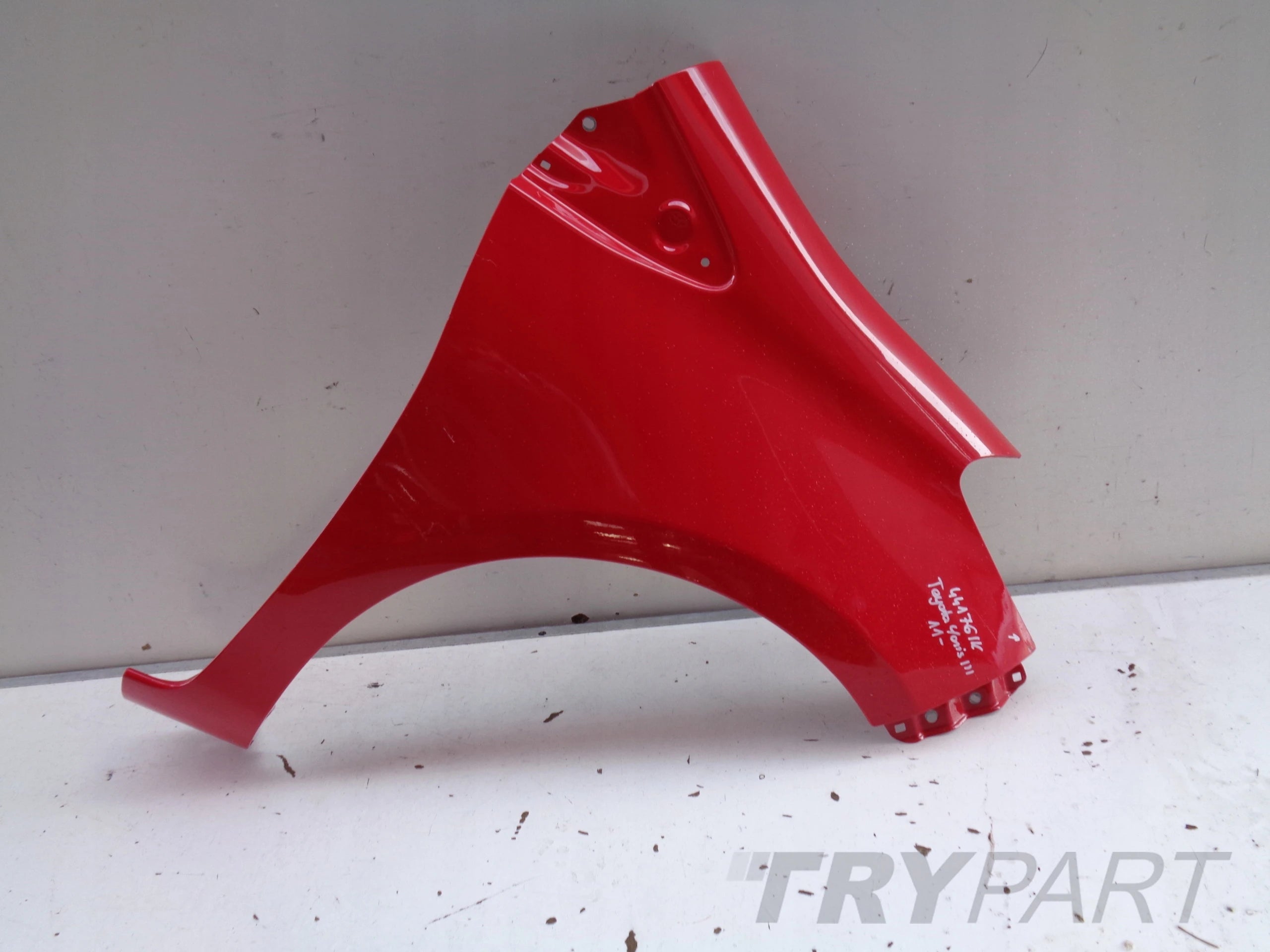 FRONT RIGHT FENDER TOYOTA YARIS III 11- NO. 44176