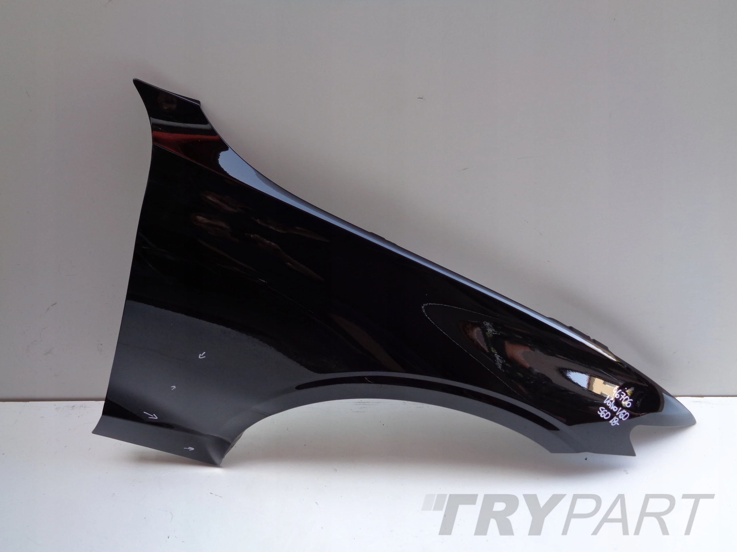 FRONT RIGHT FENDER VOLVO V60 S60 18- NO. 46706