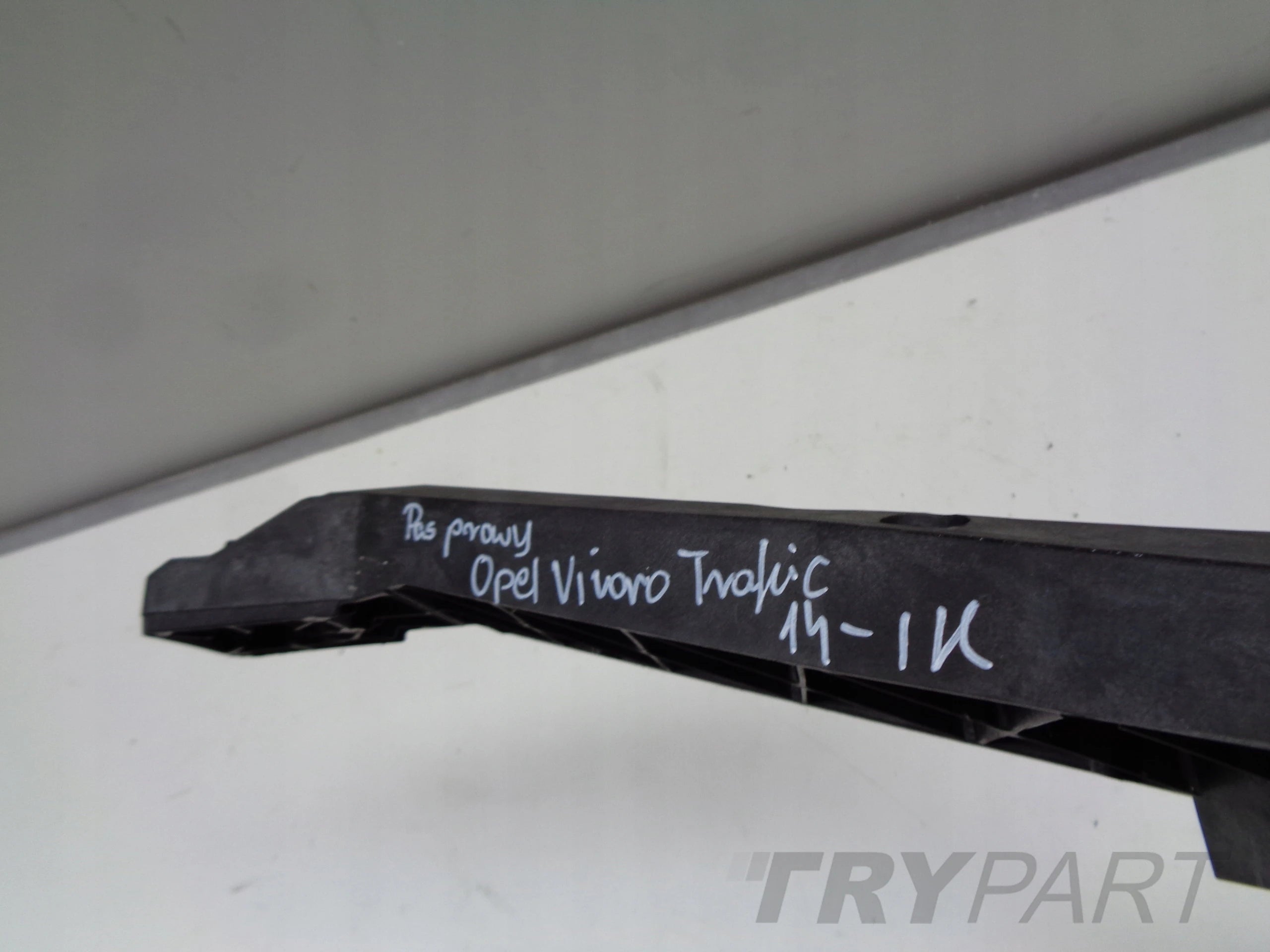 FRONT UPPER RIGHT BUMPER SUPPORT RENAULT TRAFIC VIVARO 14-