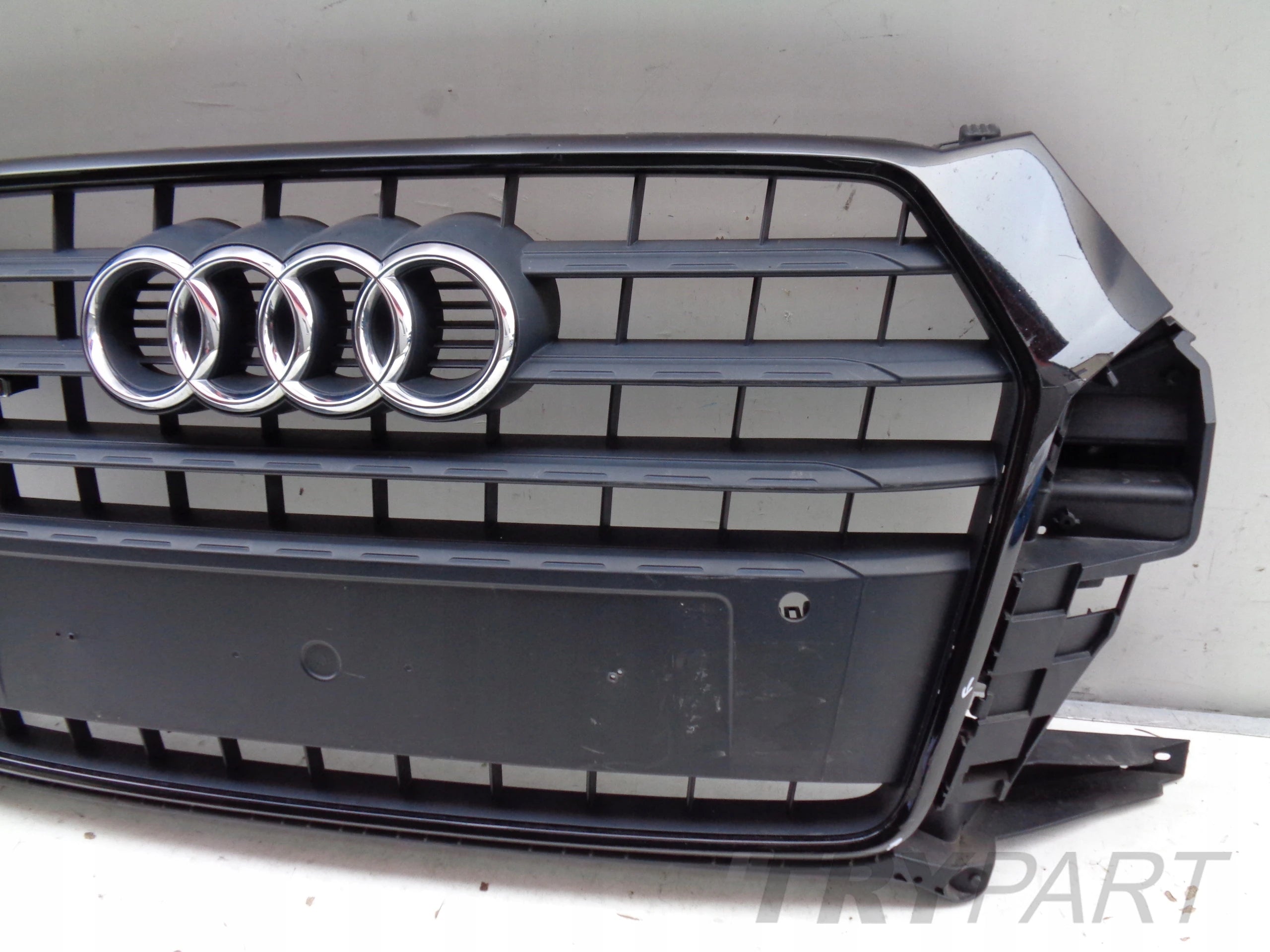 GRILL GRILLE AUDI Q3 8U 8U0 14- LIFT BLACK S-LINE
