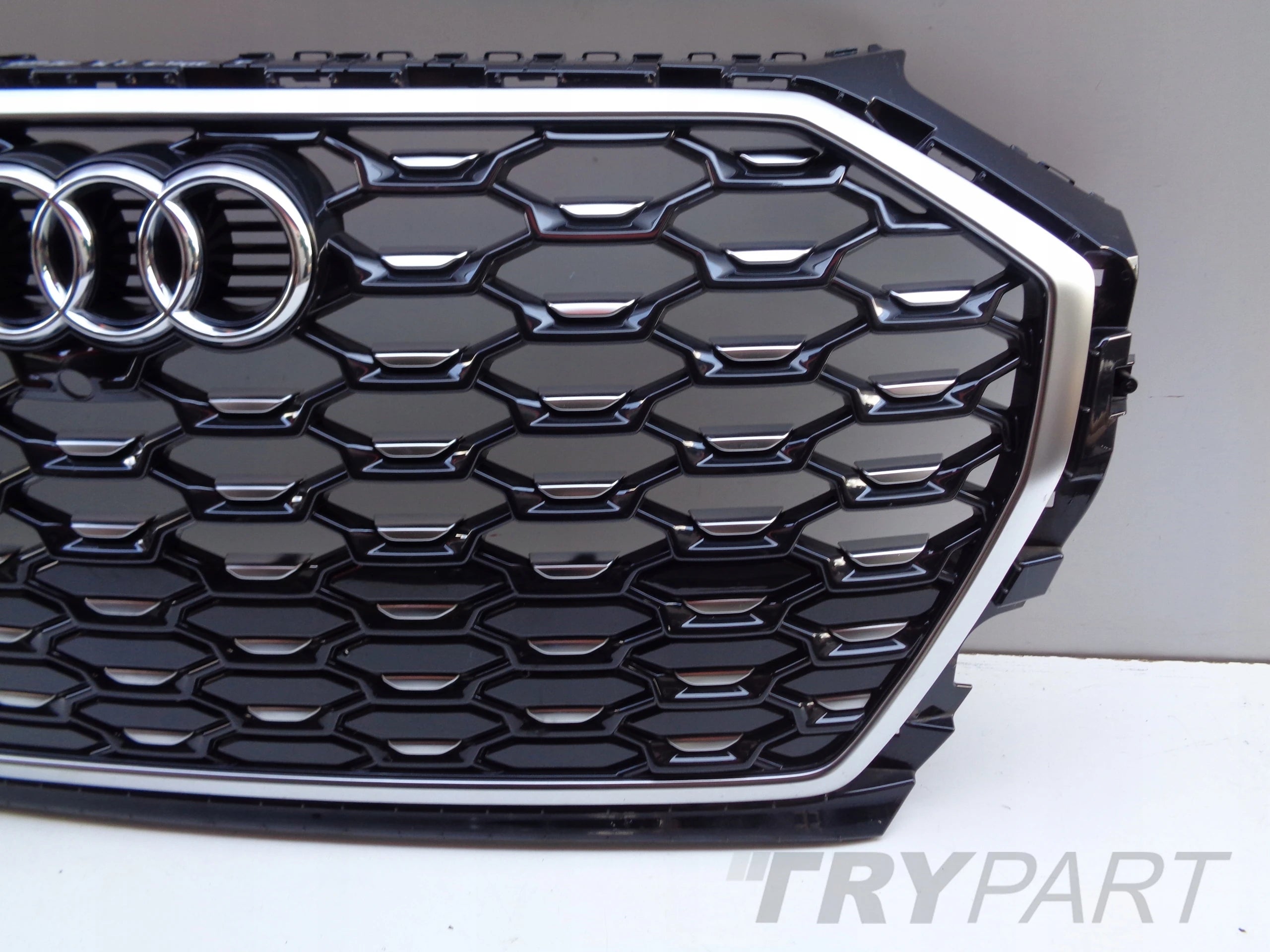GRILL GRILLE AUDI Q5 II 80A 20- FACELIFT S-LINE