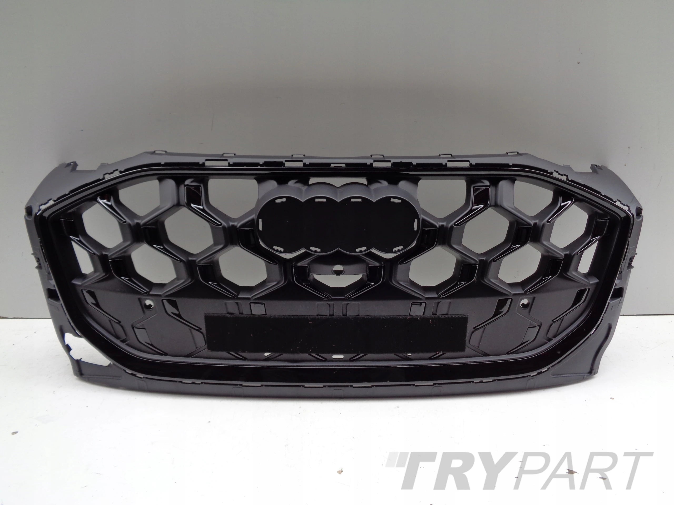 GRILL GRILLE AUDI Q5 III 8MA 24- S-LINE BLACK