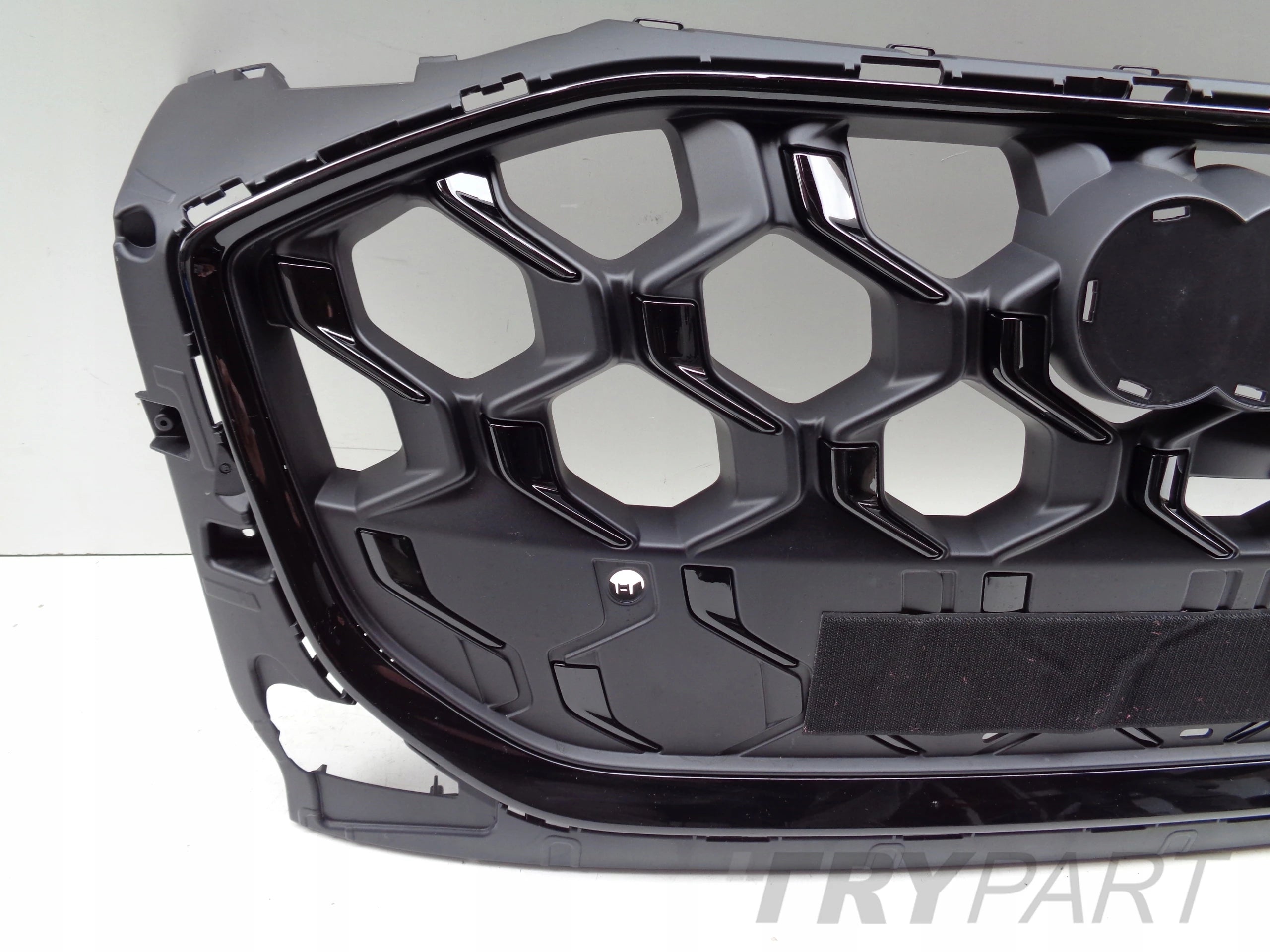 GRILL GRILLE AUDI Q5 III 8MA 24- S-LINE BLACK