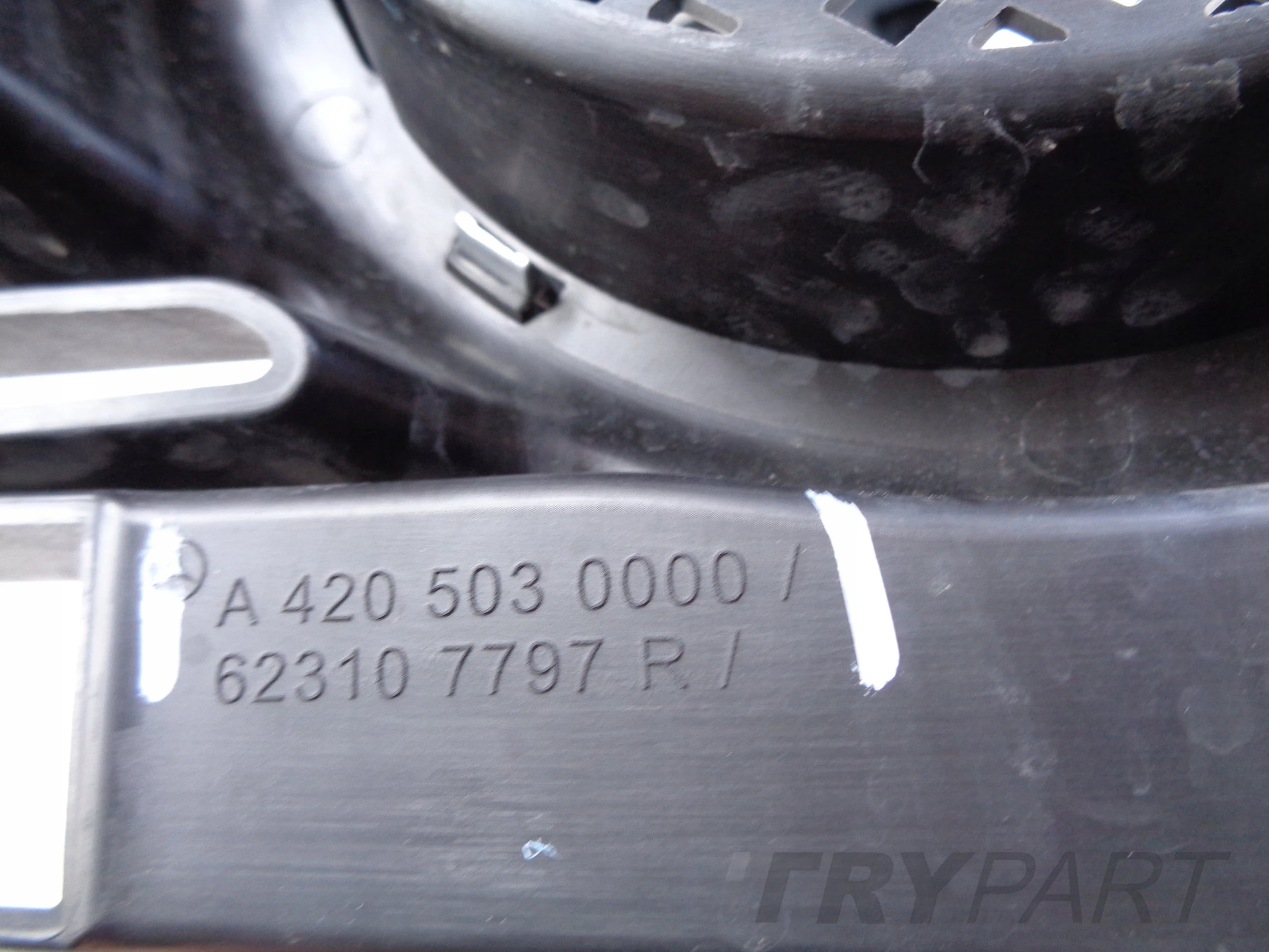 Grille Assembly MERCEDES CITAN W420 21-