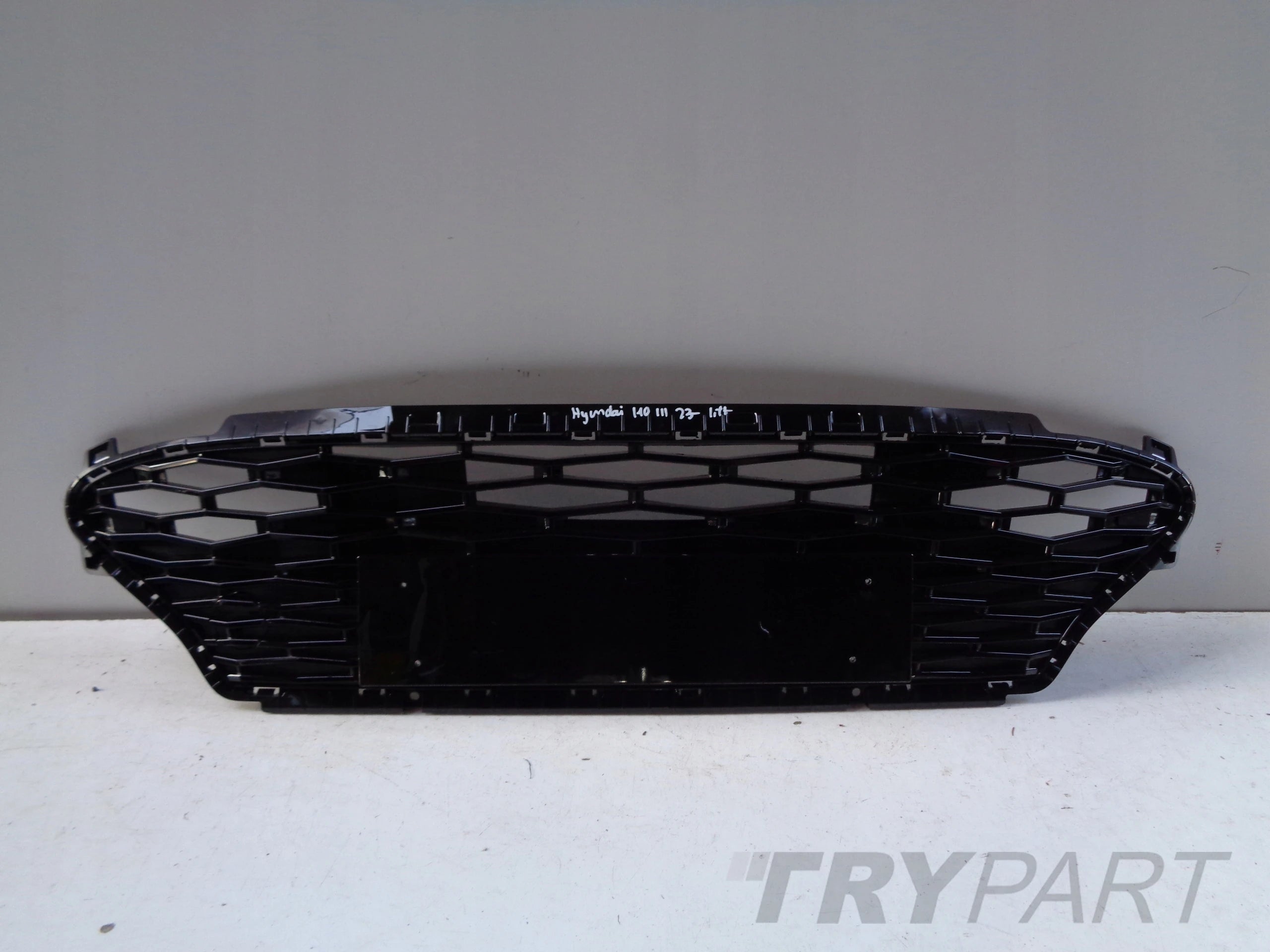 HYUNDAI I10 III 23- LIFT PAINTED RADIATOR GRILLE MESH