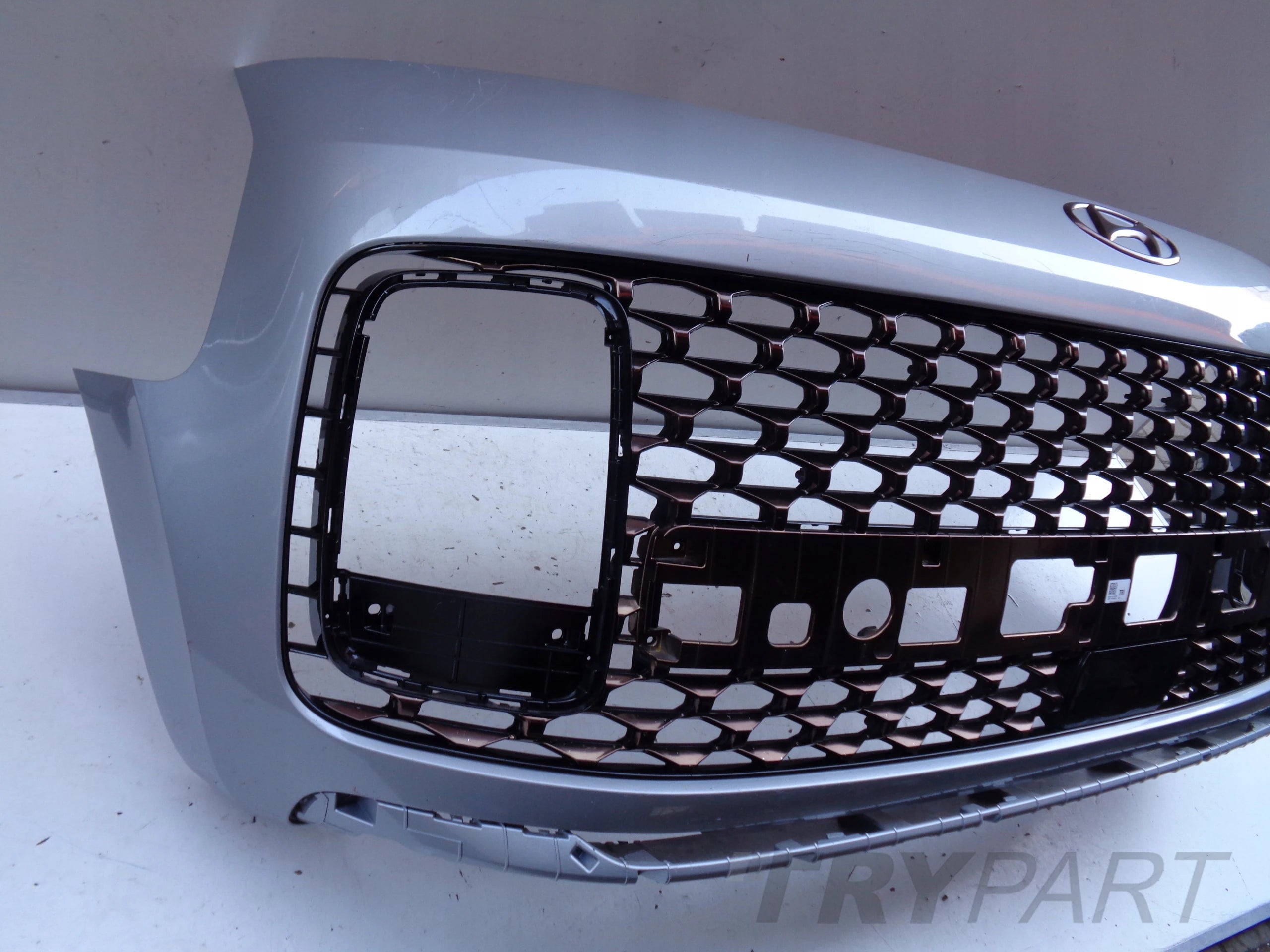 HYUNDAI STARIA 22- FRONT BUMPER PASSENGER VERSION GRILLE NO. 45861