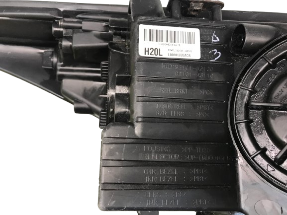 Hyundai I30 H.B 2012-2016 Headlight Front Left 92101A6070 Suitable RHD - LHD Car ( with defect )