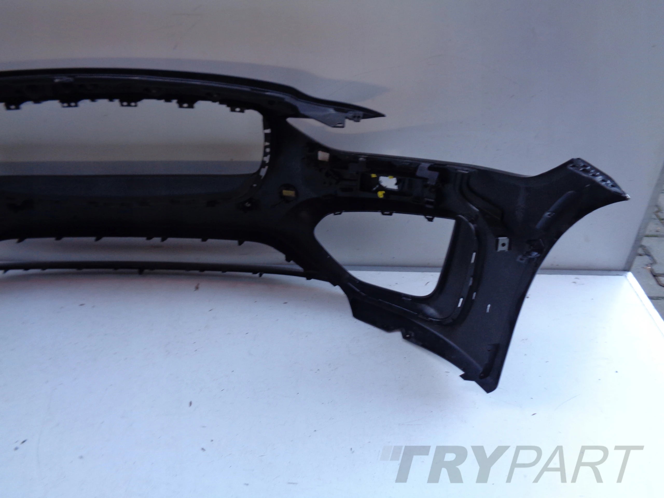JAGUAR XE LIFT R-DYNAMIC FRONT BUMPER NO. 32995