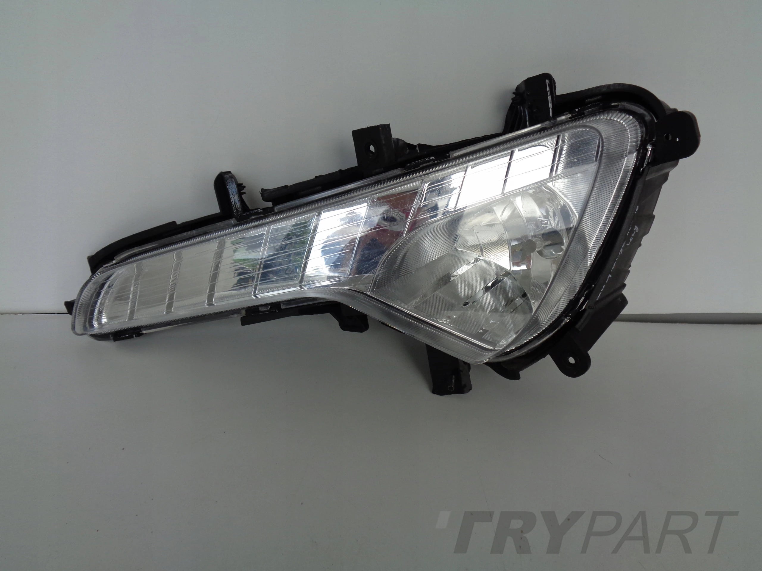 LEFT FOG LIGHT KIA SPORTAGE III 10-16