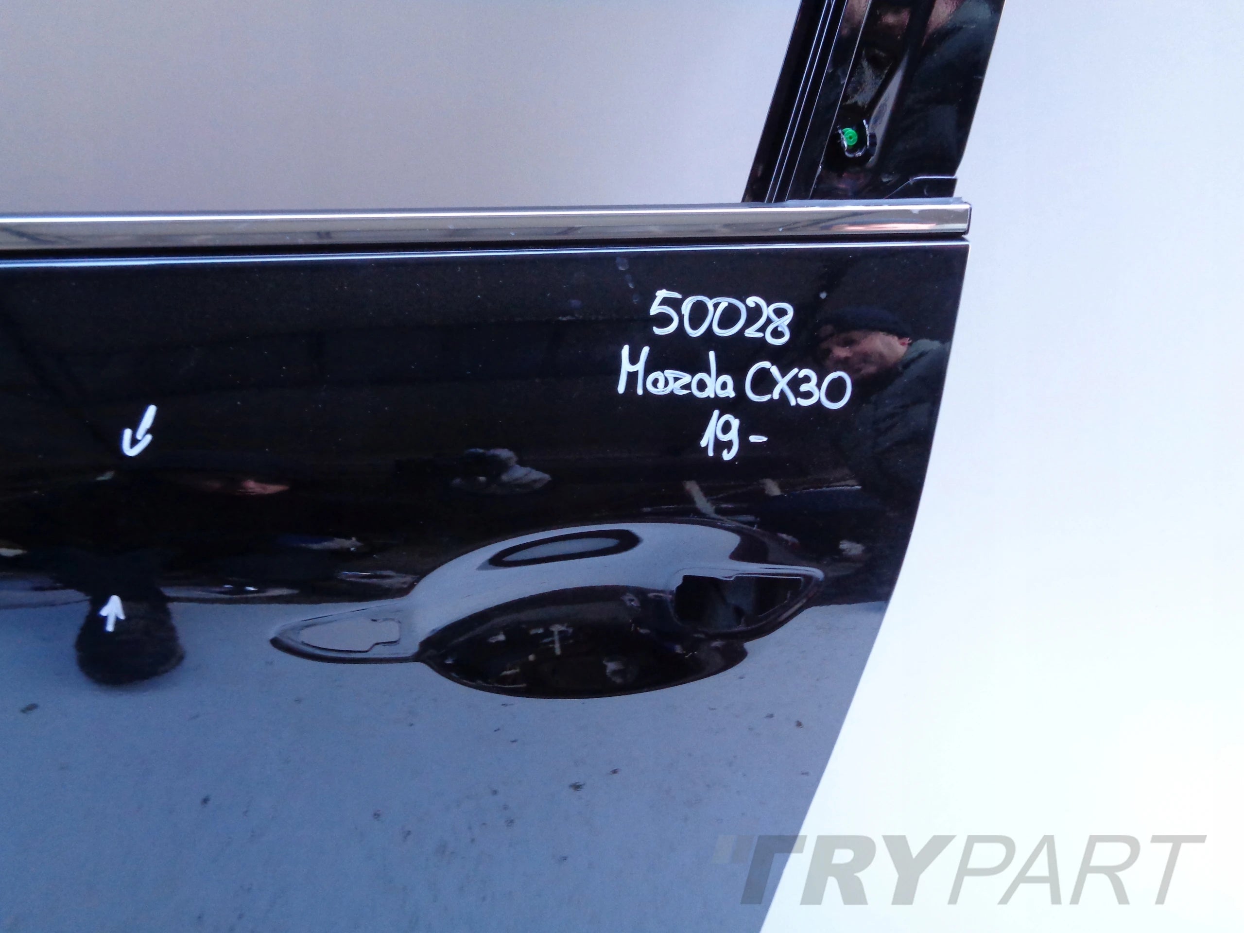 LEFT FRONT DOOR MAZDA CX30 19- NO. 50028