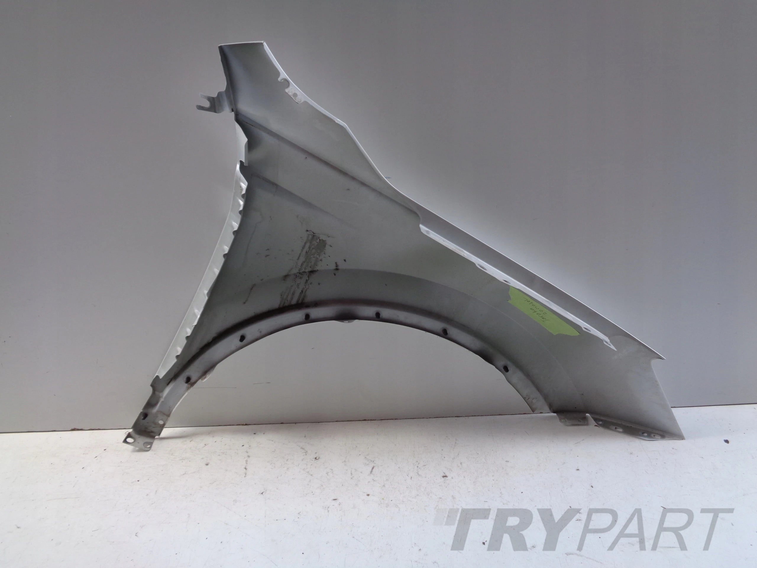LEFT FRONT FENDER SEAT TARRACO 5FJ 18- NO. 51211