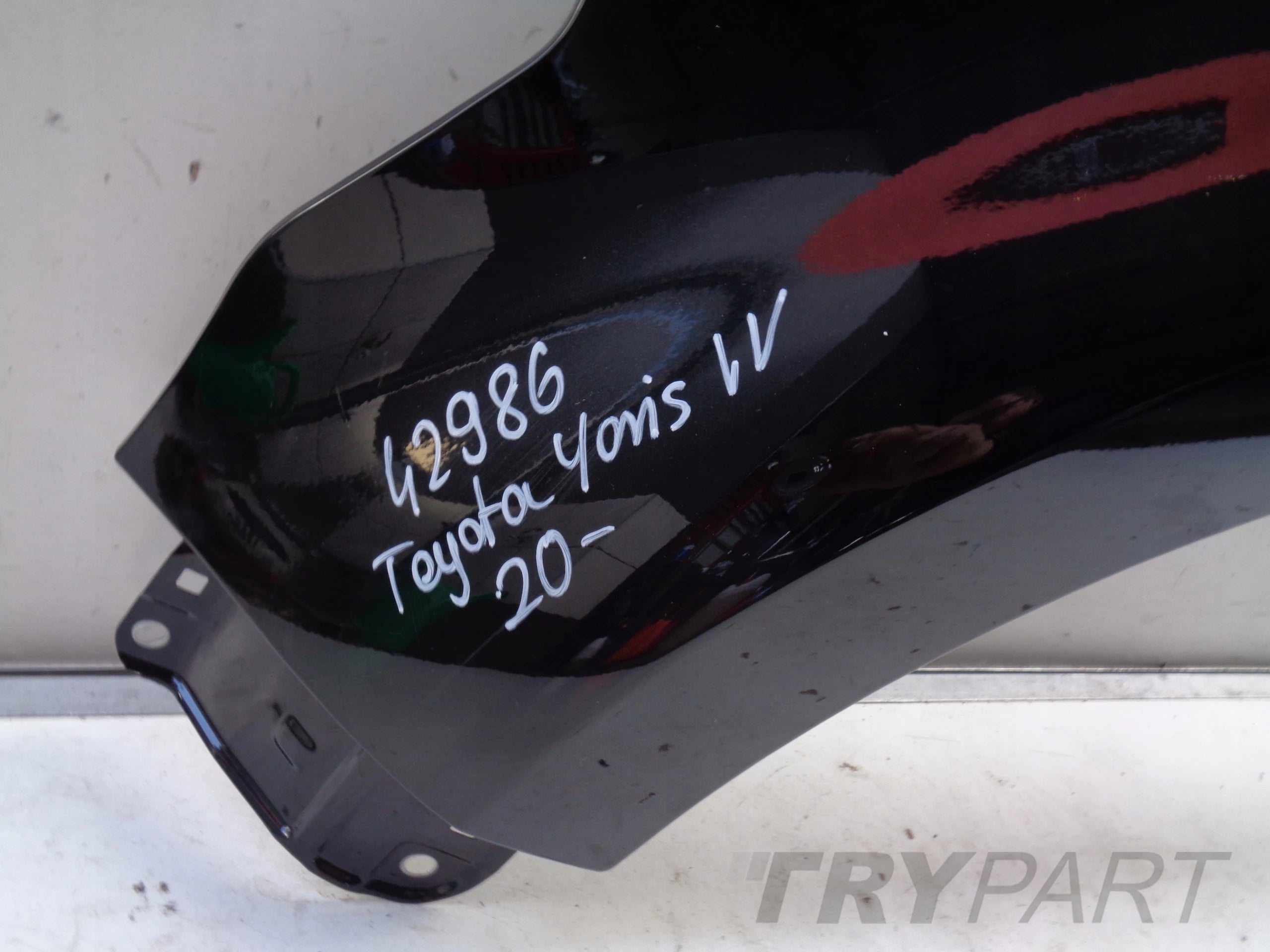 LEFT FRONT FENDER TOYOTA YARIS IV 20- NO. 42986