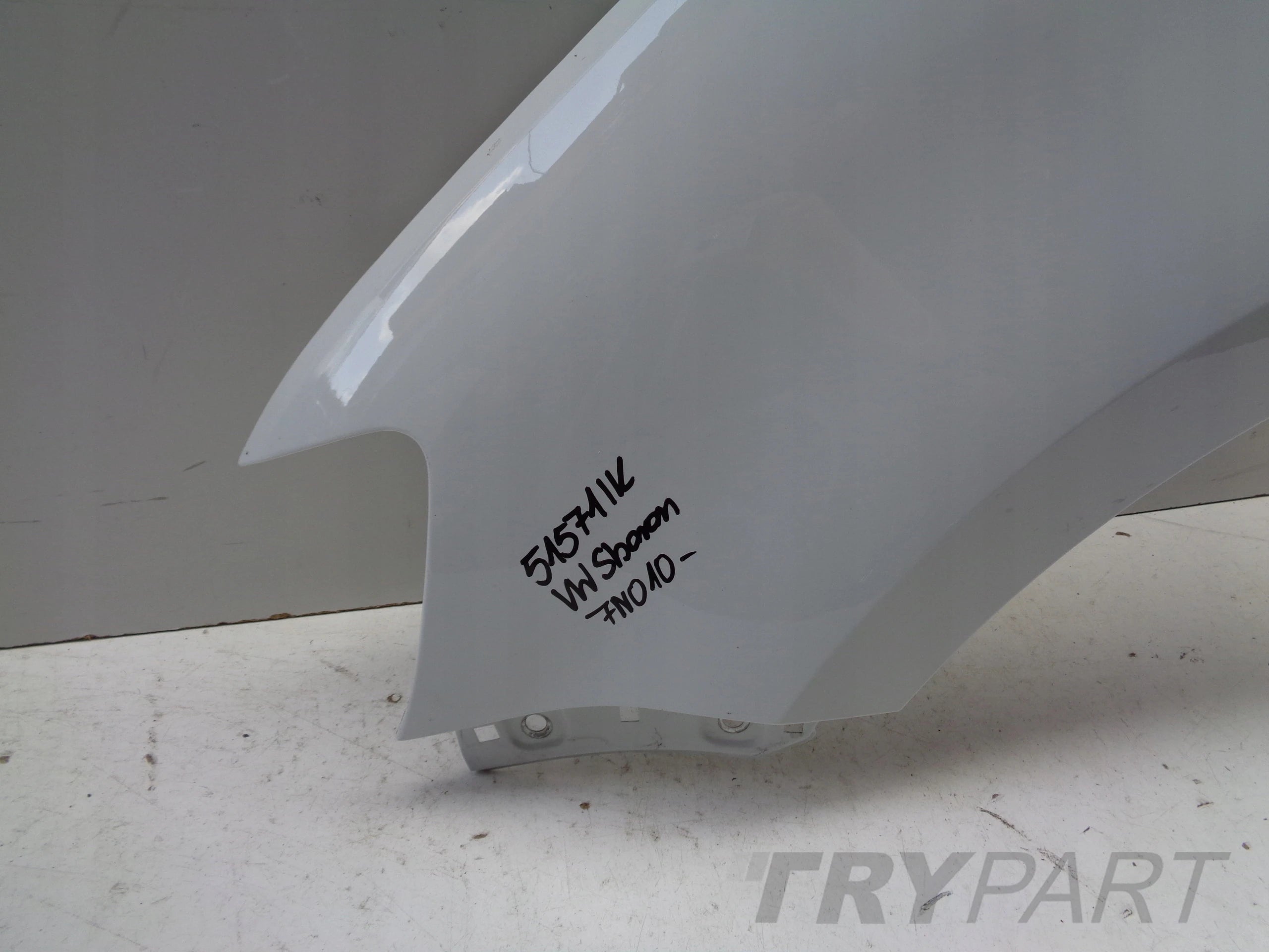 LEFT FRONT FENDER VW SHARAN 7N 7N0 10- SEAT ALHAMBRA 7N5 NO. 51571