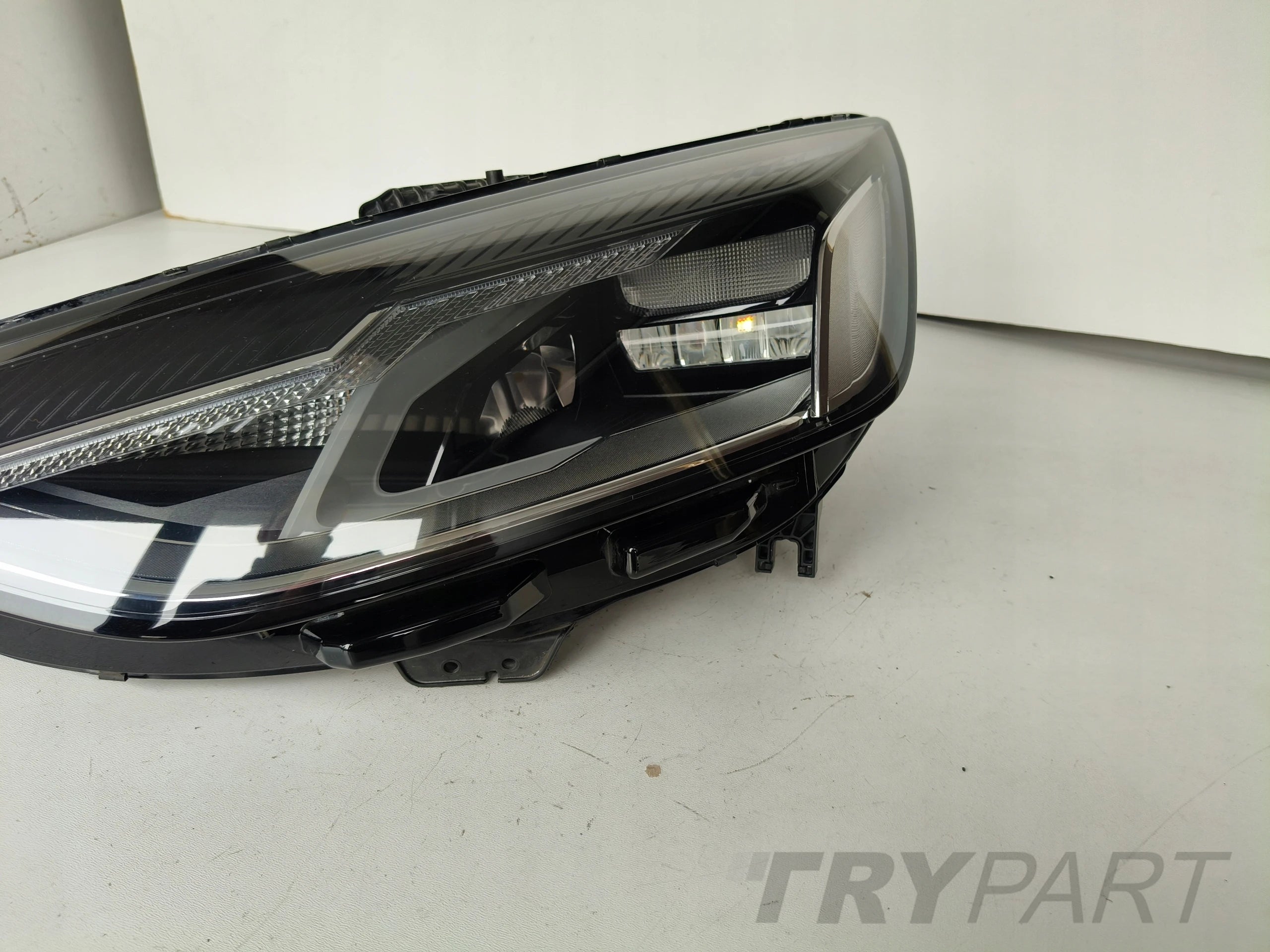 LEFT HEADLIGHT AUDI A4 B9 8W 8W0 19- LIFT FULL LED