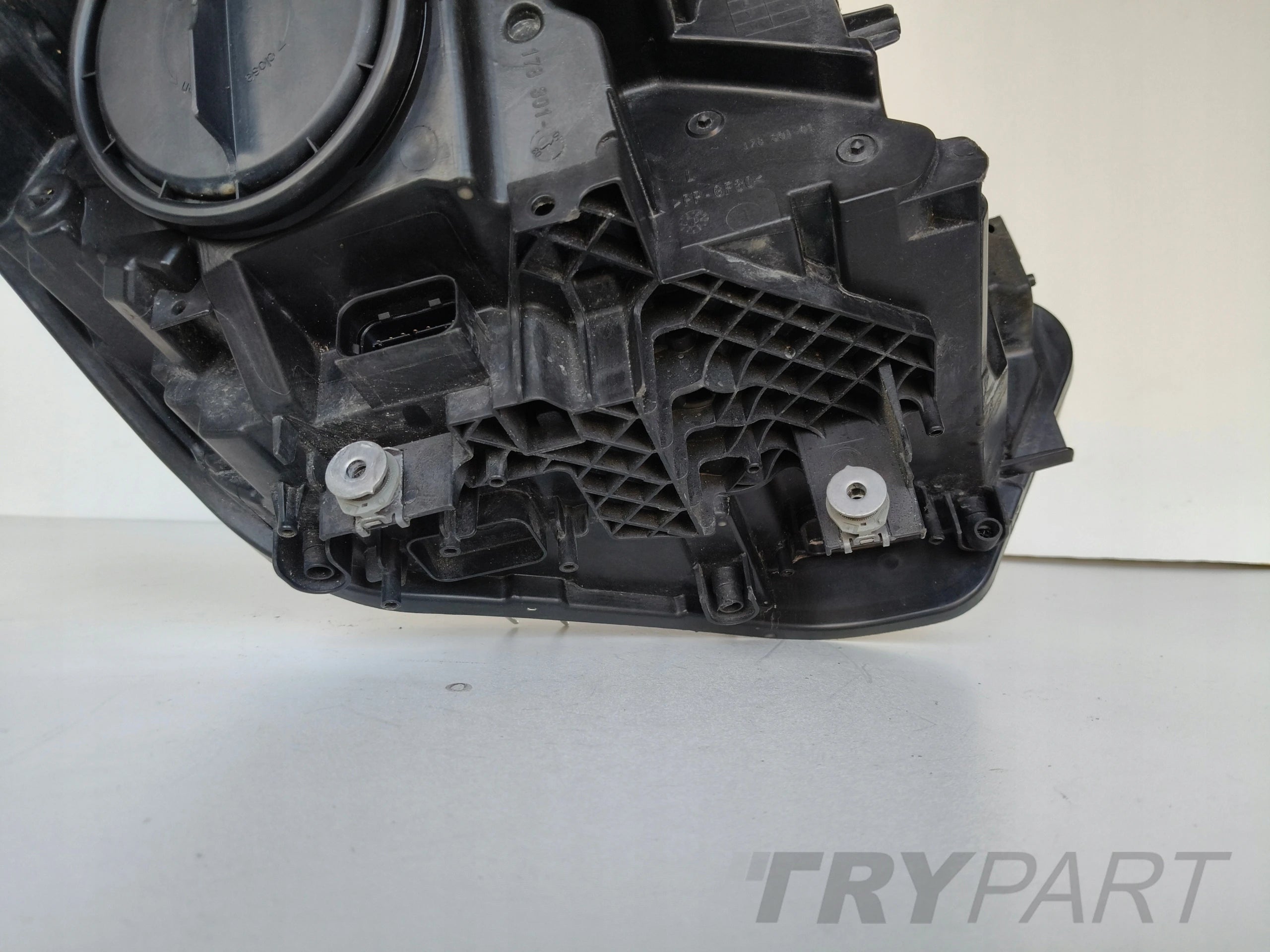 LEFT HEADLIGHT BMW 1 F20 F21 10-14