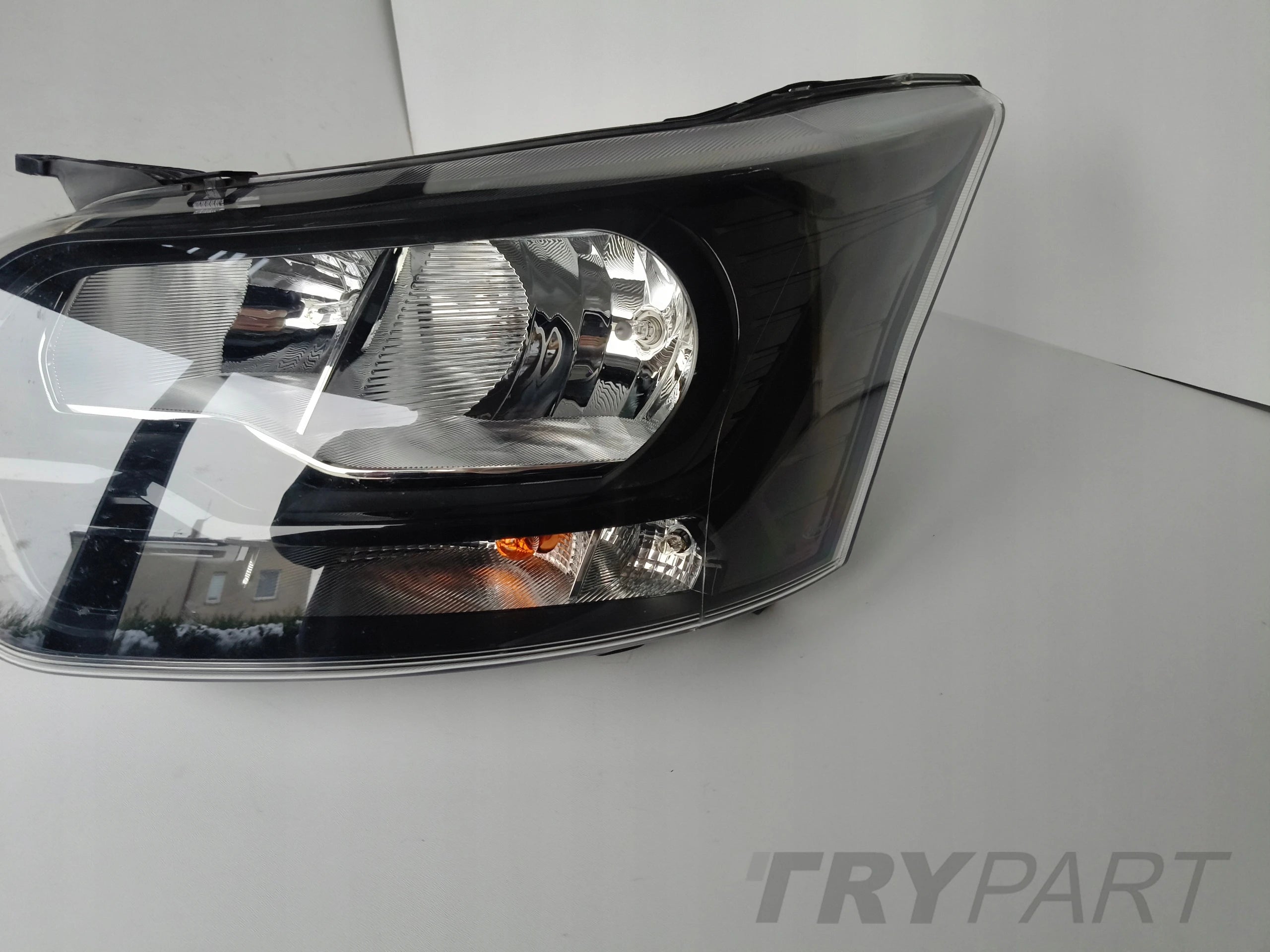 LEFT HEADLIGHT FORD TRANSIT MK8 14- DARK