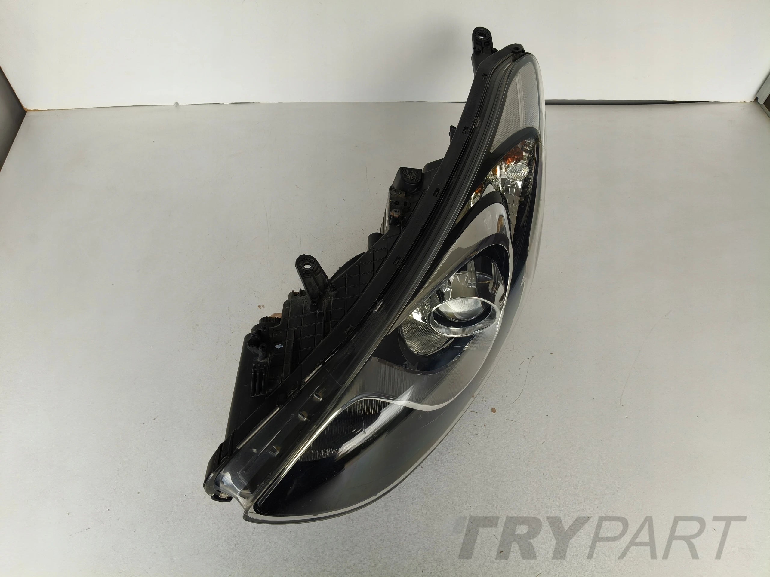 LEFT HEADLIGHT HYUNDAI I30 12- WITH CORNERING LIGHT