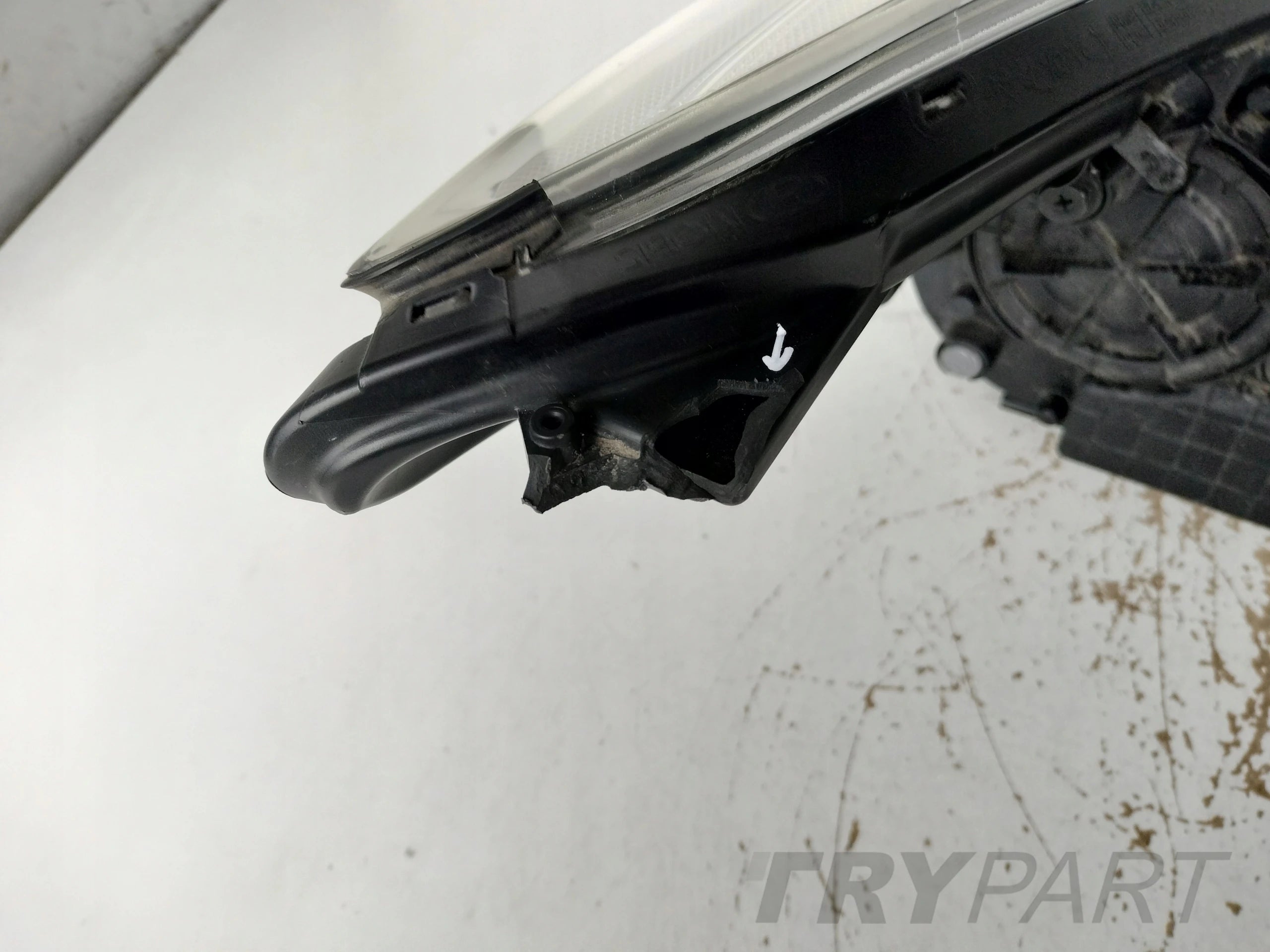 LEFT HEADLIGHT HYUNDAI I30 12- WITH CORNERING LIGHT