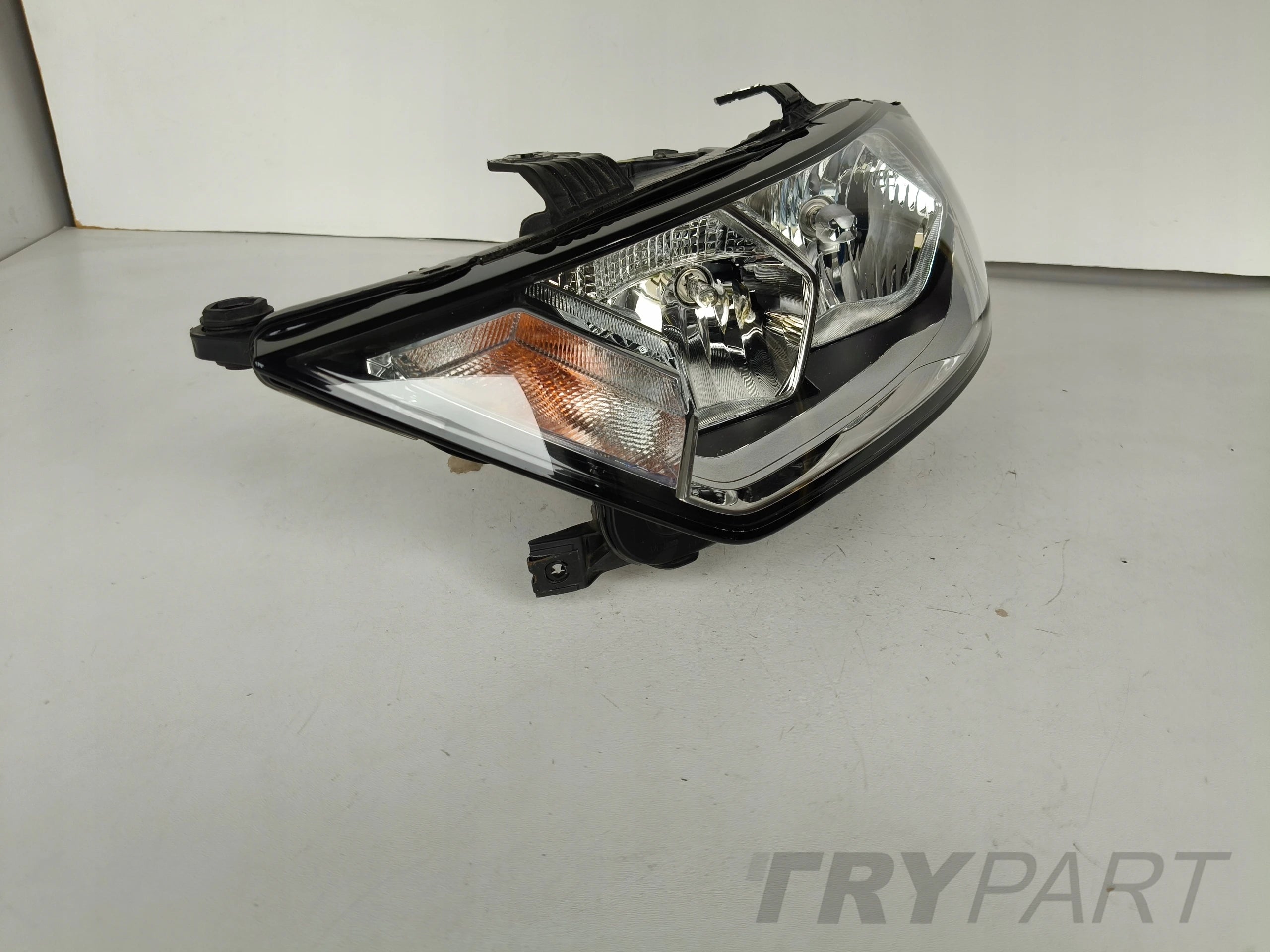 LEFT HEADLIGHT LAMP AUDI A1 82A 18-