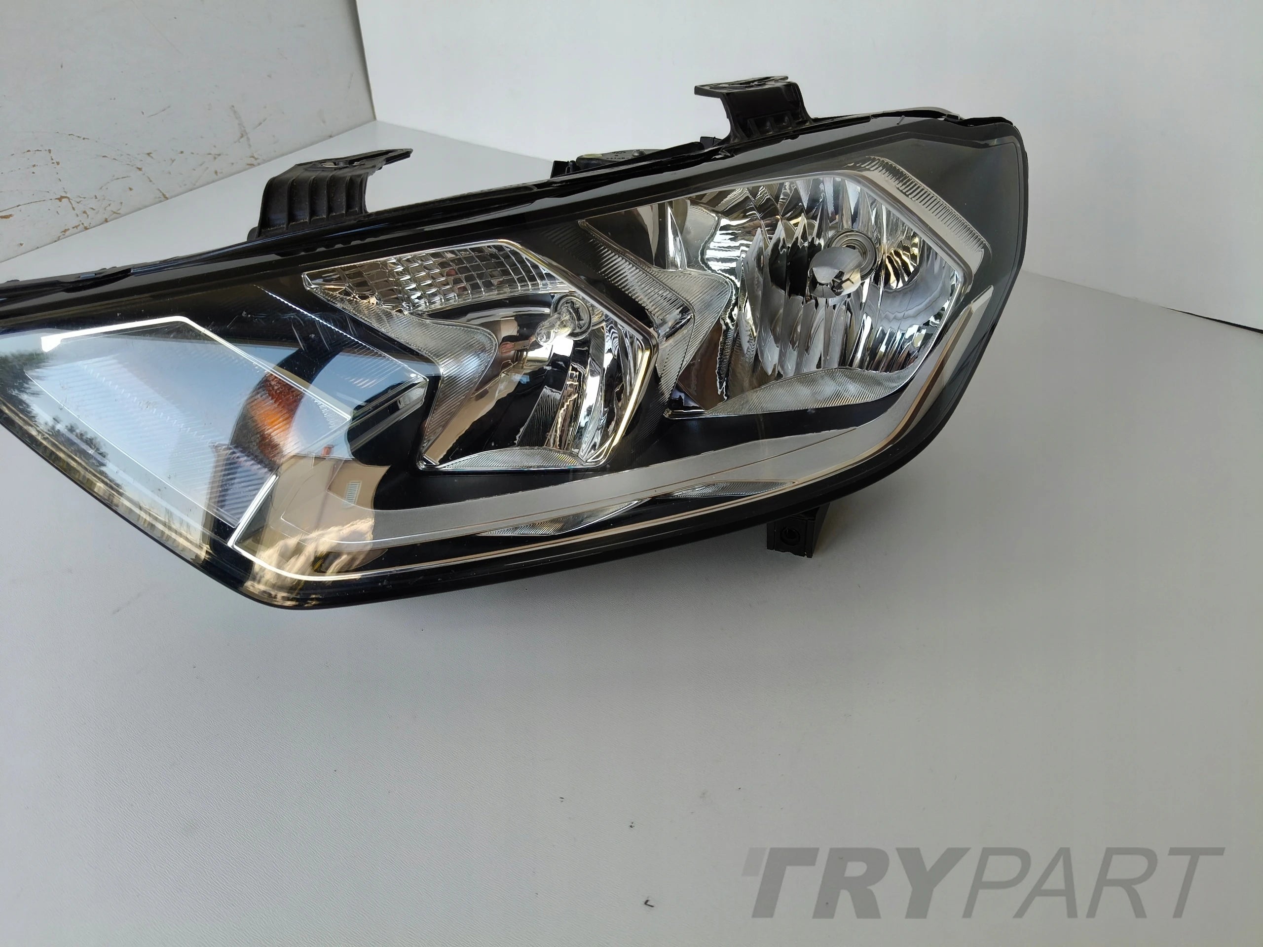 LEFT HEADLIGHT LAMP AUDI A1 II 82A 18-