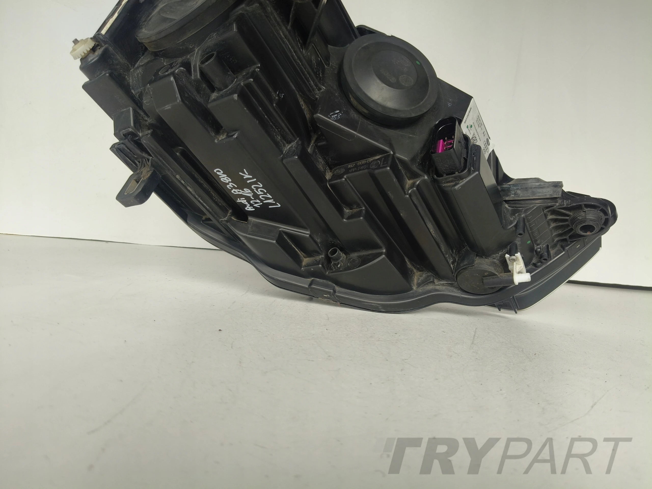 LEFT HEADLIGHT LAMP AUDI A3 8V 8V0 12-16