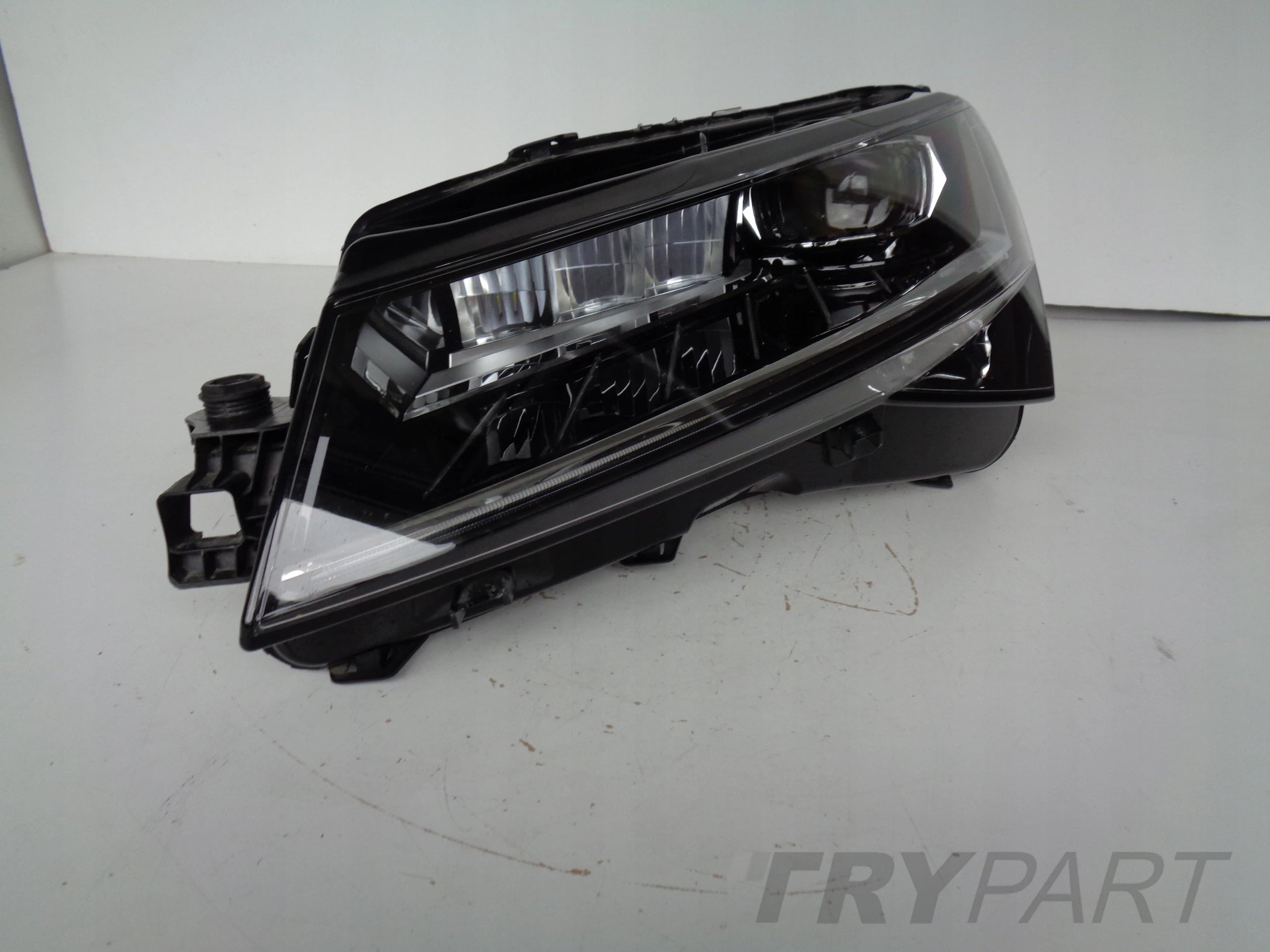 LEFT HEADLIGHT LAMP FOR SKODA SUPERB III 3V 3V0 19- LIFT FULL LED