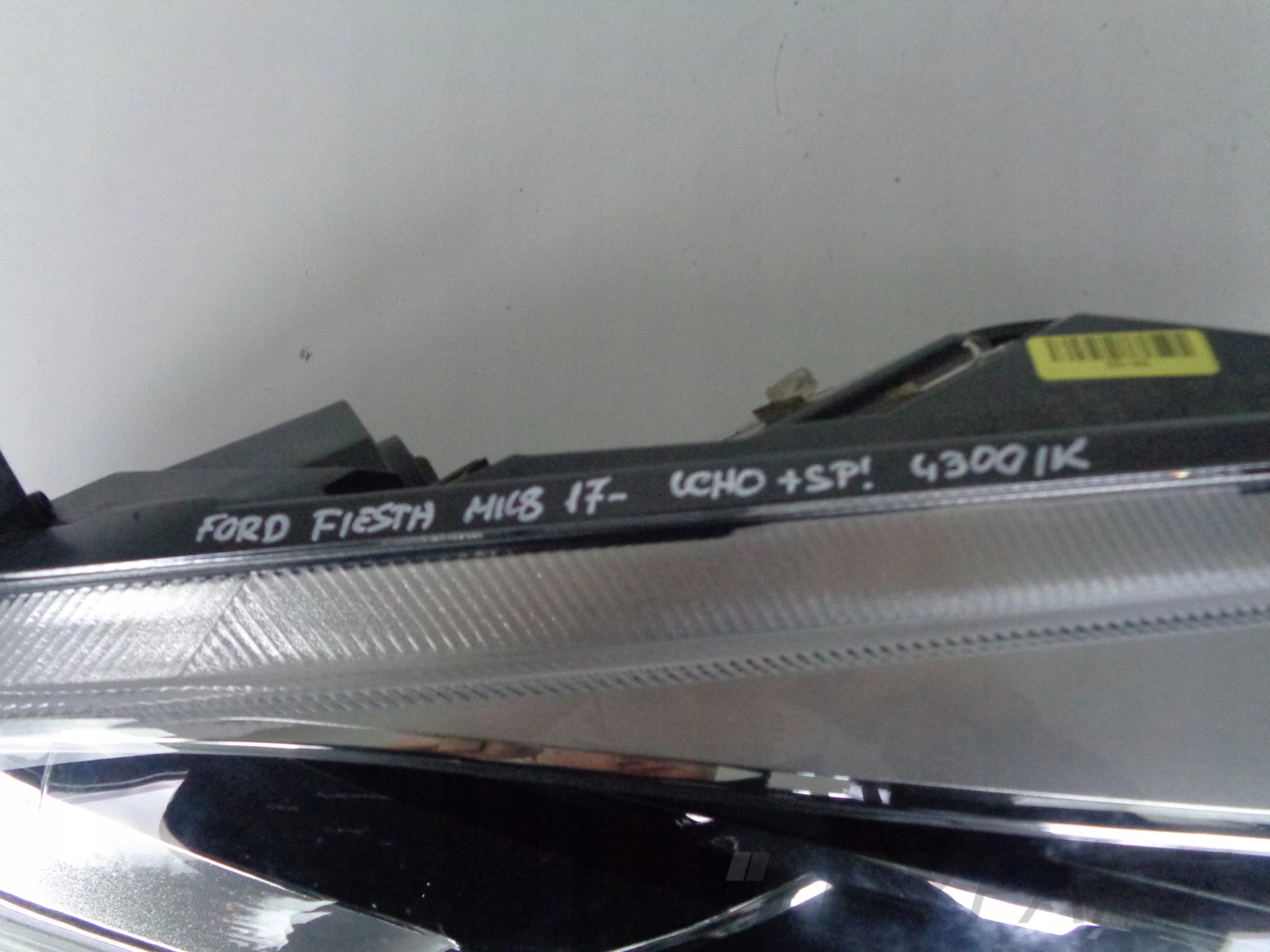 LEFT HEADLIGHT LAMP FORD FIESTA MK8 17-