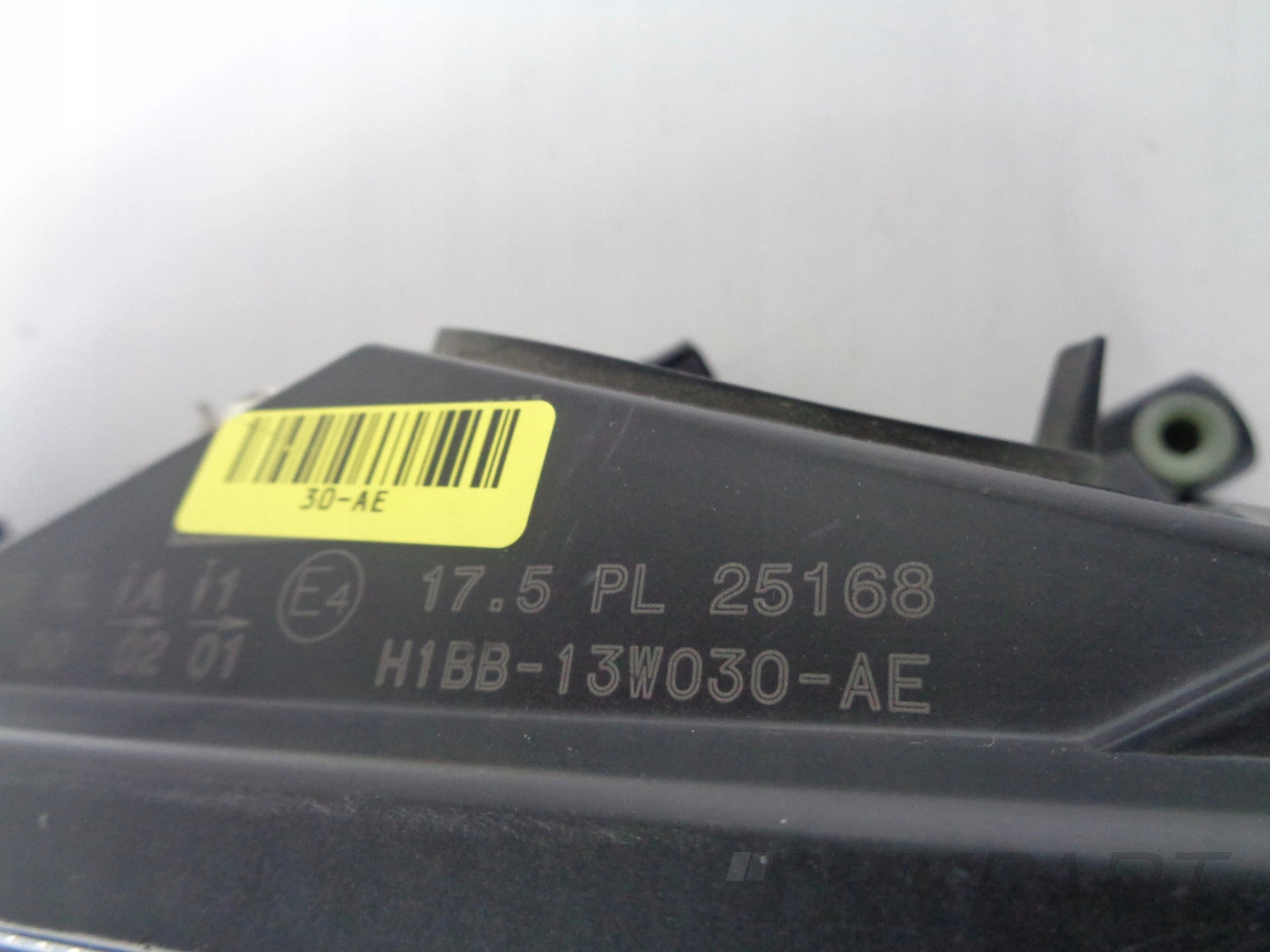 LEFT HEADLIGHT LAMP FORD FIESTA MK8 17-