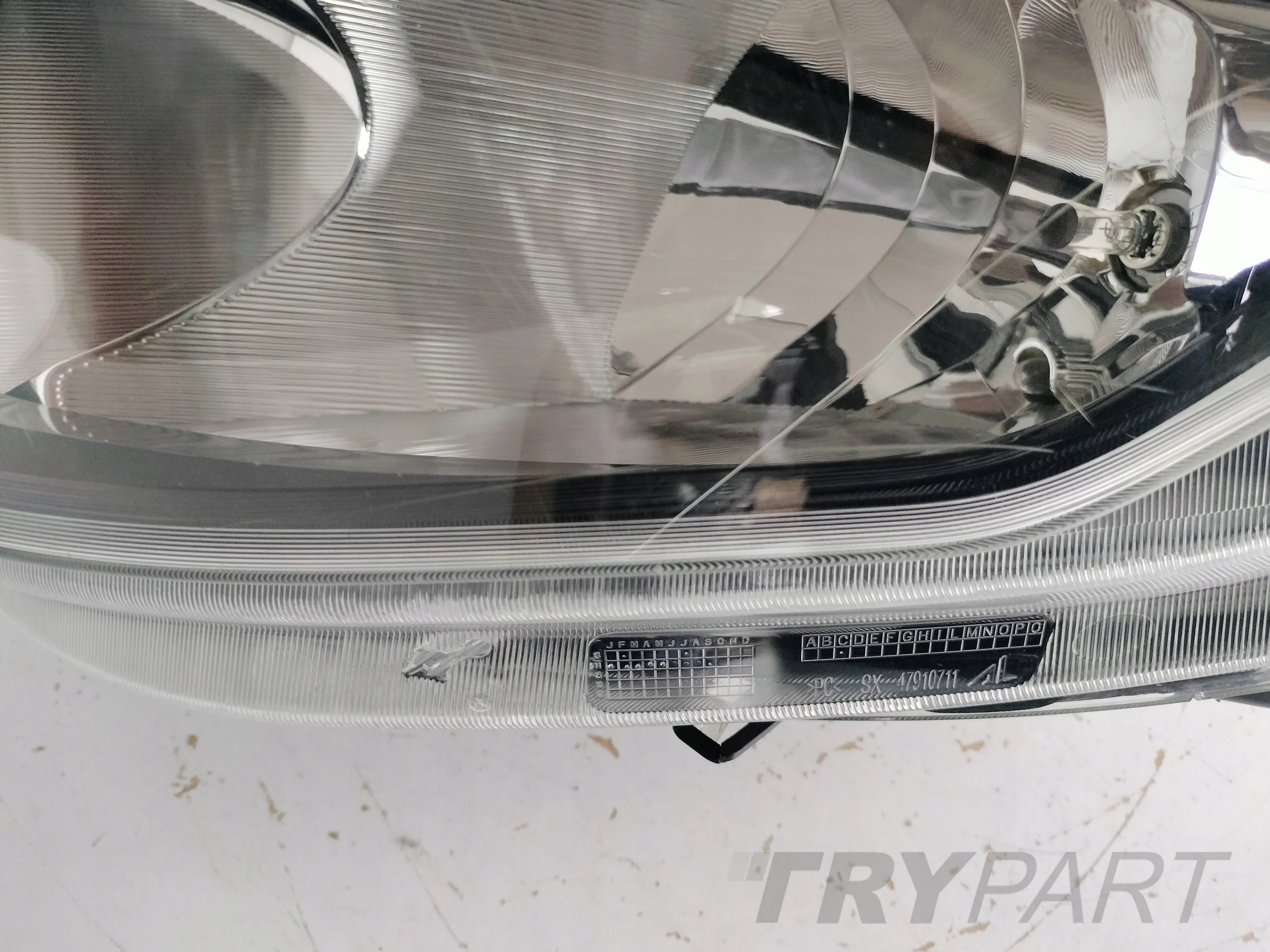 LEFT HEADLIGHT LAMP IVECO DAILY 14-