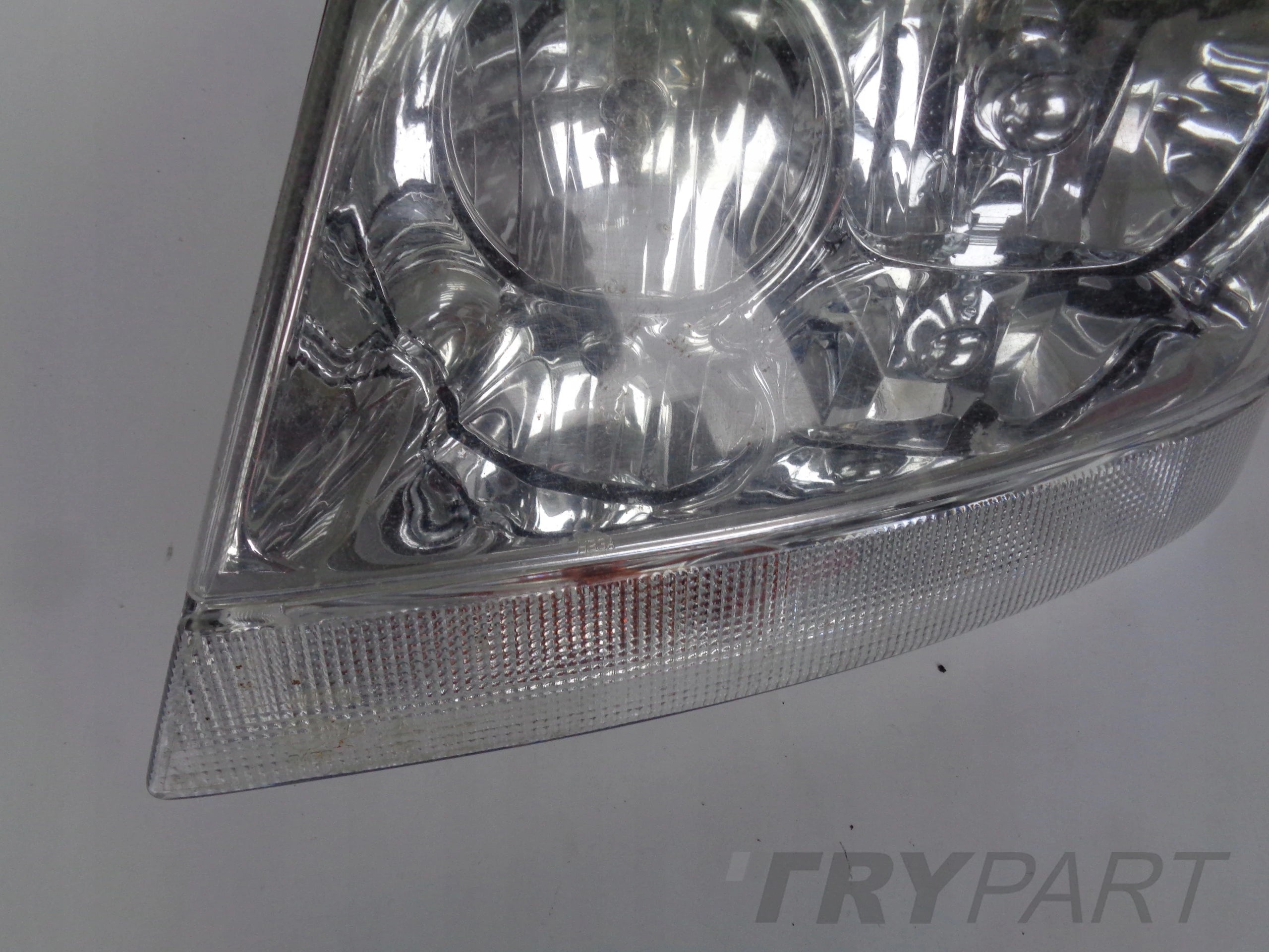 LEFT HEADLIGHT LAMP JEEP CHEROKEE 99-04