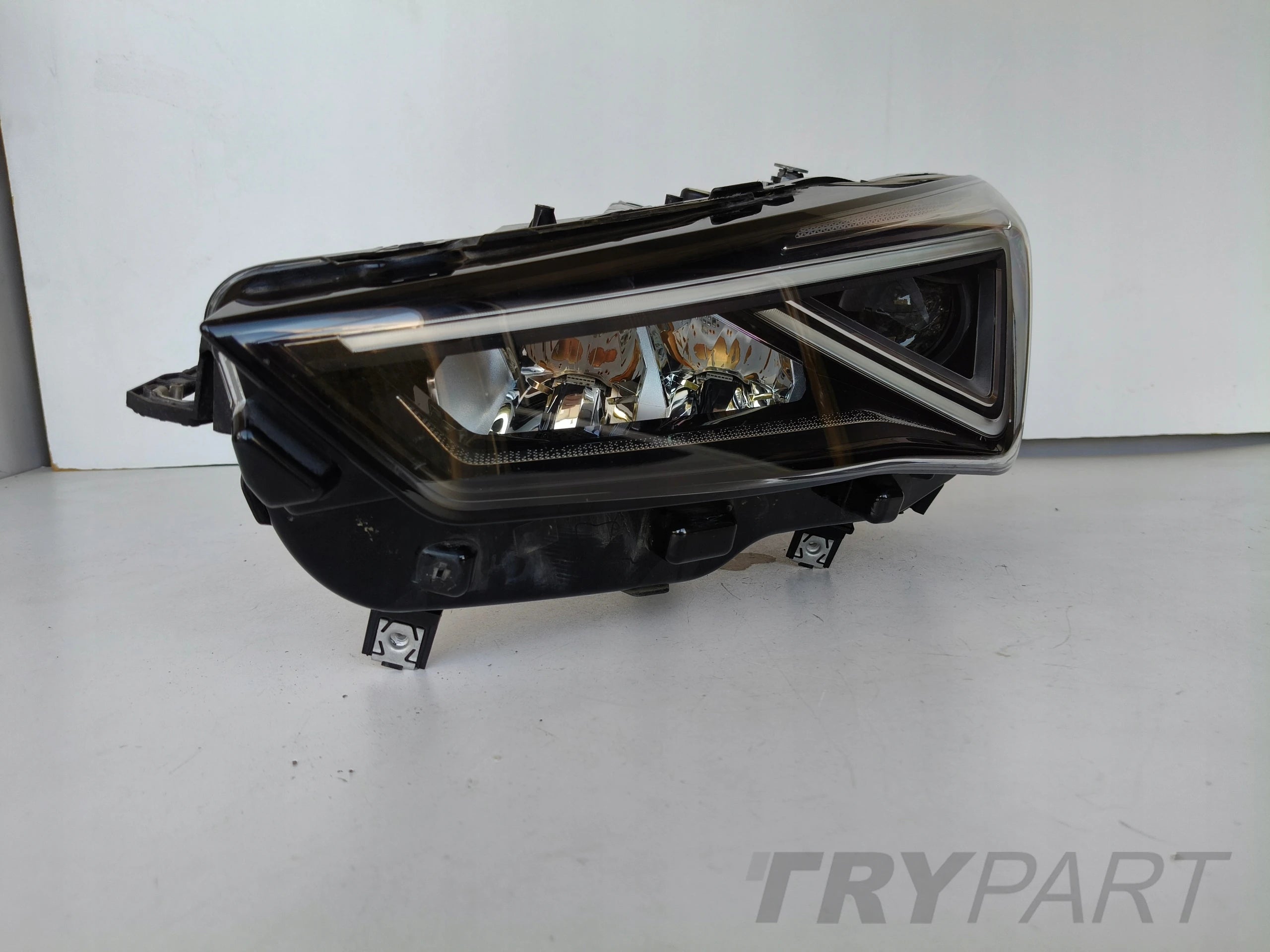 LEFT HEADLIGHT LAMP SEAT TARRACO18- 5FJ FULL LED