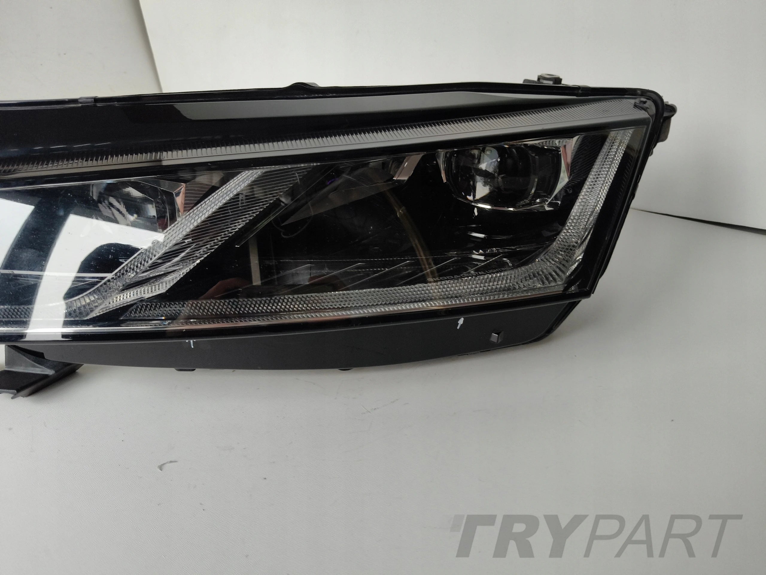 LEFT HEADLIGHT LAMP SKODA OCTAVIA IV 4 5E3 20- FULL LED
