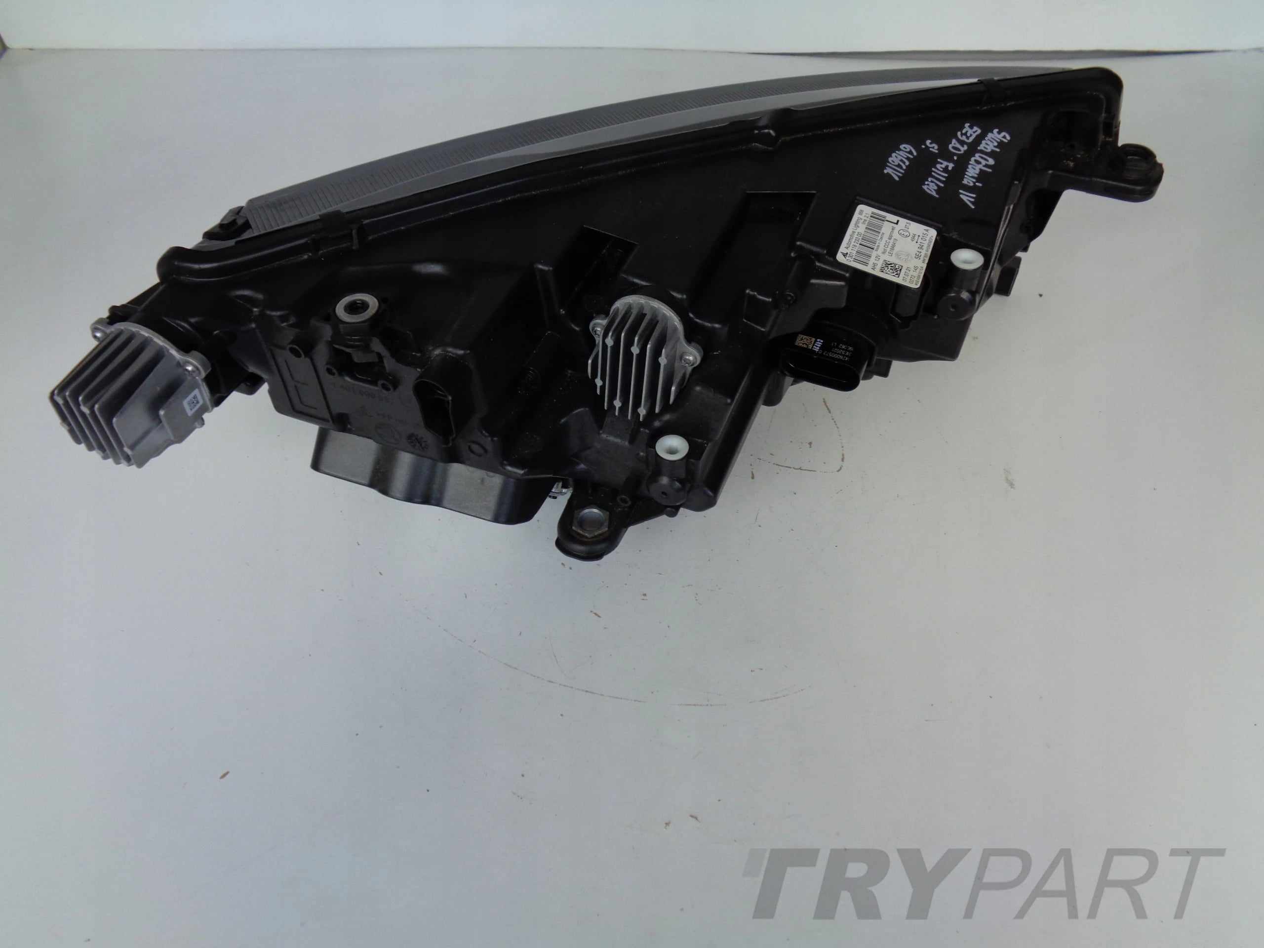 LEFT HEADLIGHT LAMP SKODA OCTAVIA IV 5E3 20- FULL LED