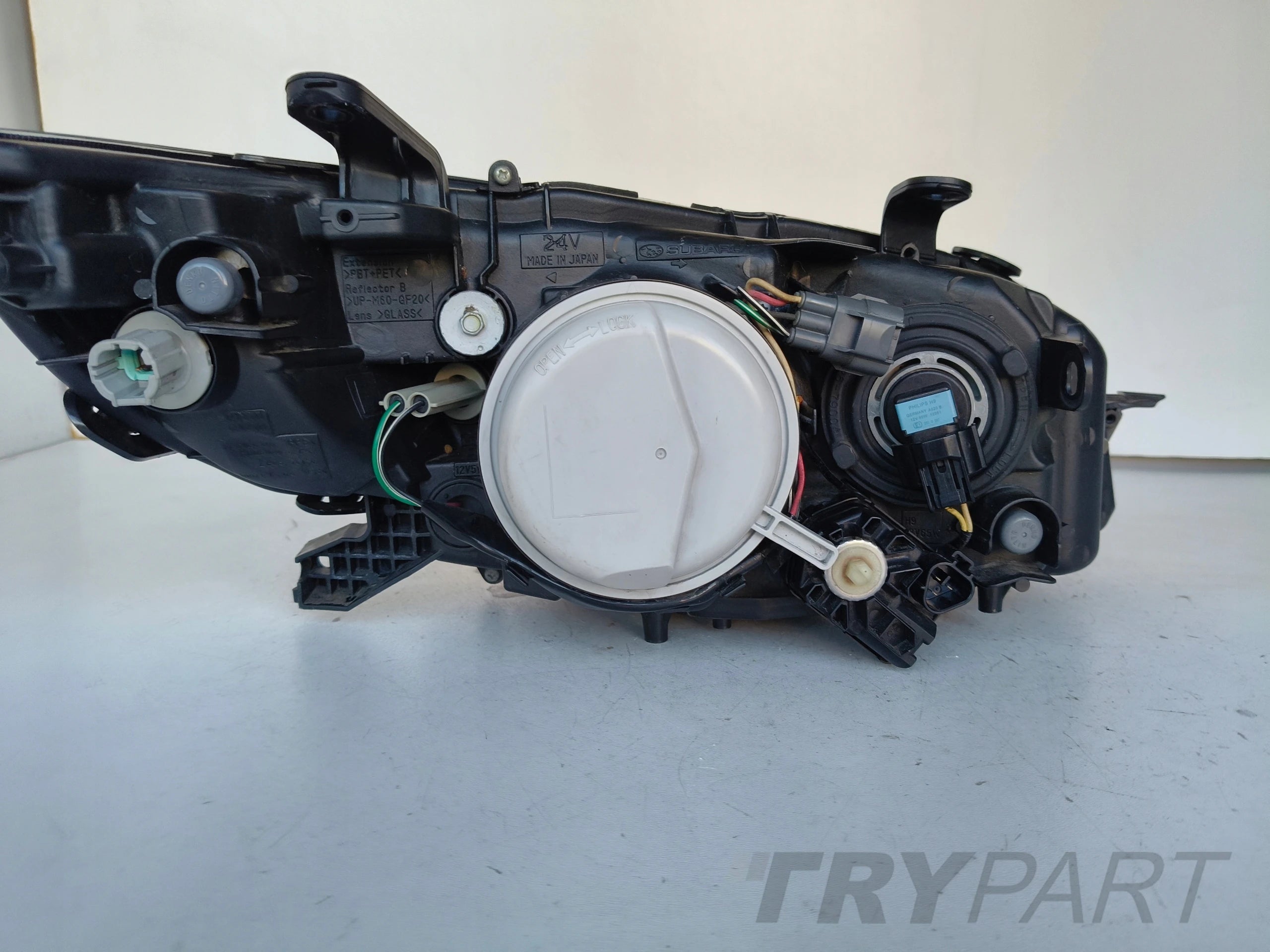 LEFT HEADLIGHT LAMP SUBARU OUTBACK 03-