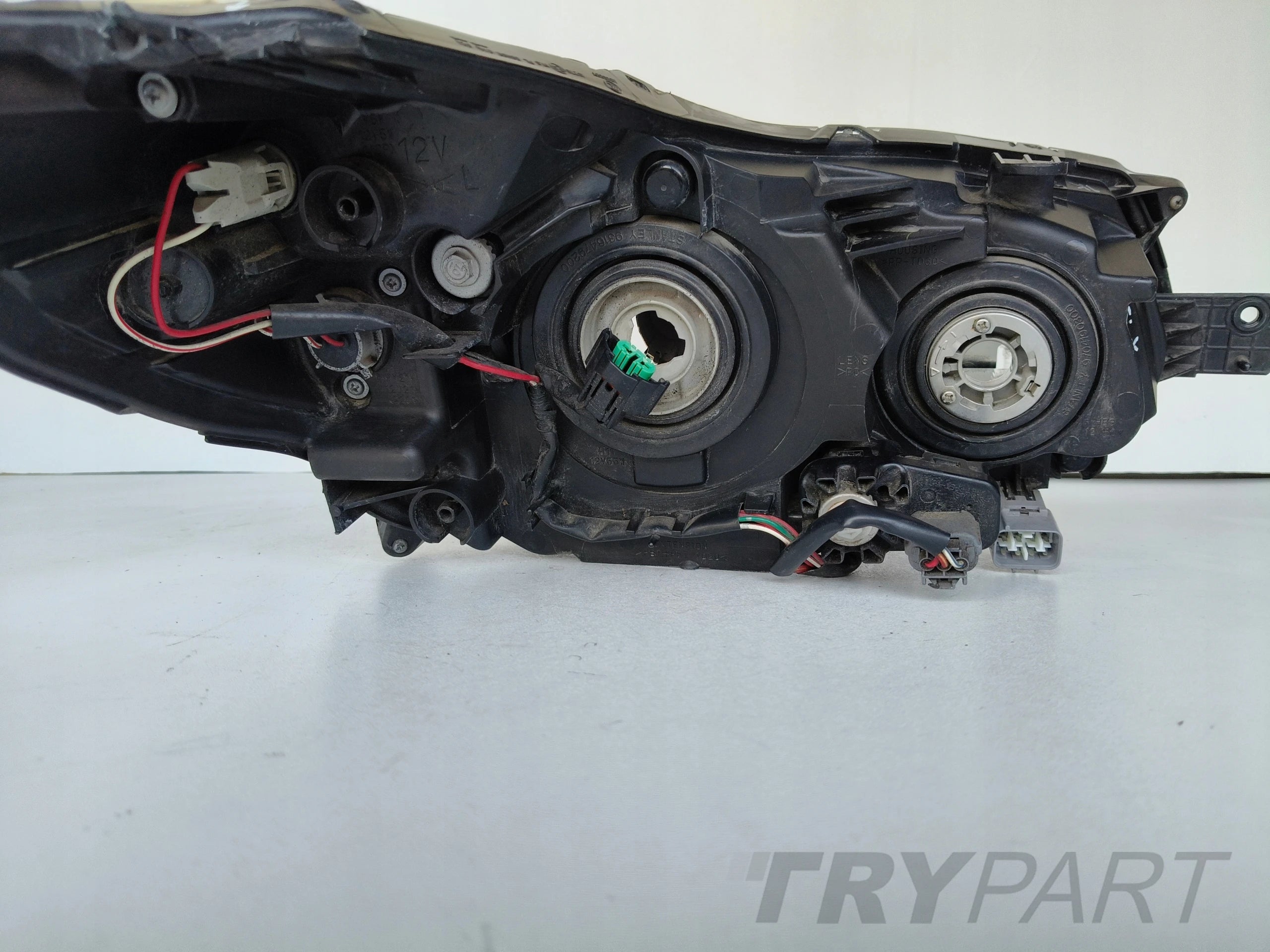 LEFT HEADLIGHT LAMP SUBARU XV 11-