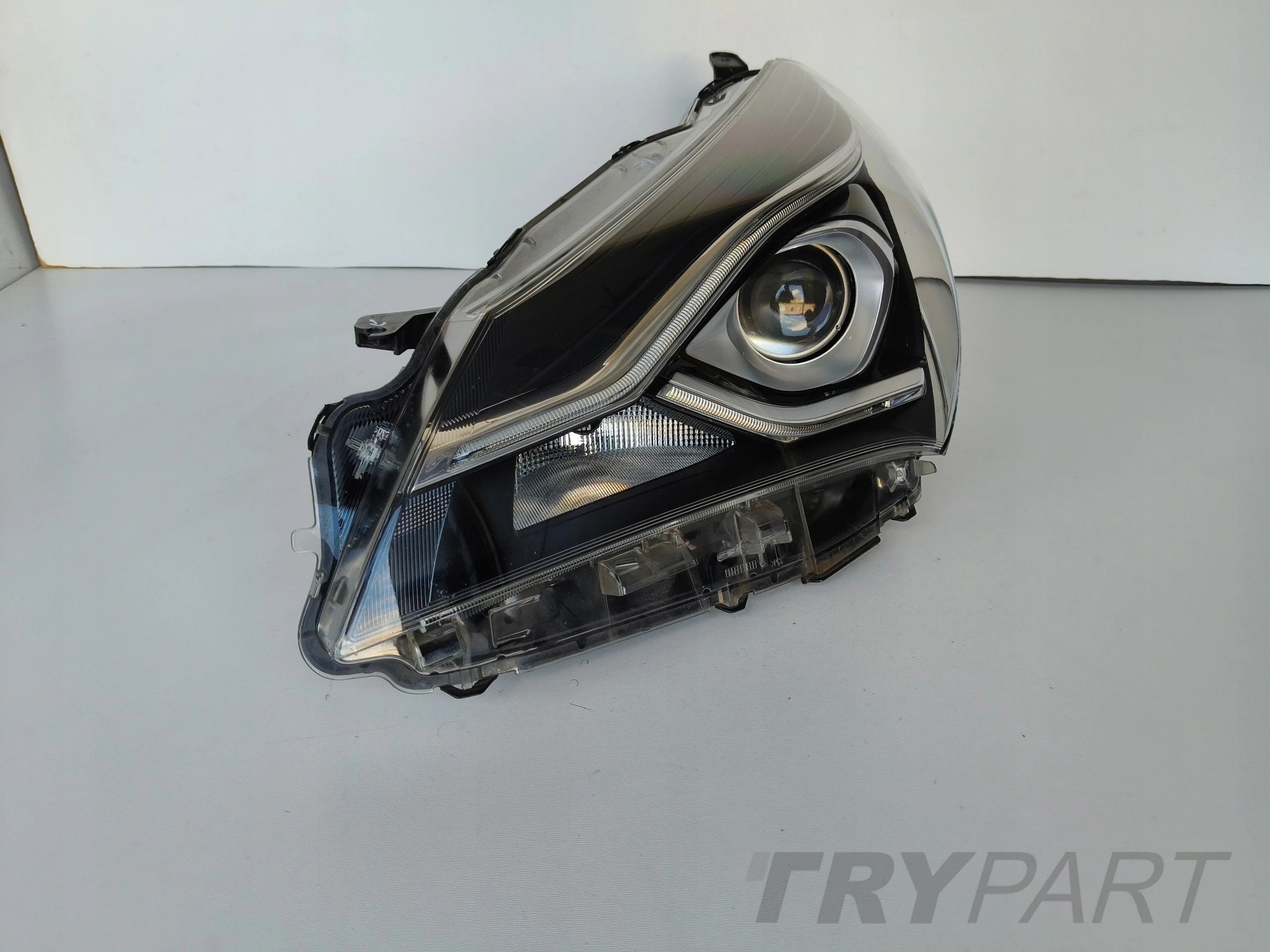 LEFT HEADLIGHT LAMP TOYOTA YARIS III 17- FACELIFT LED