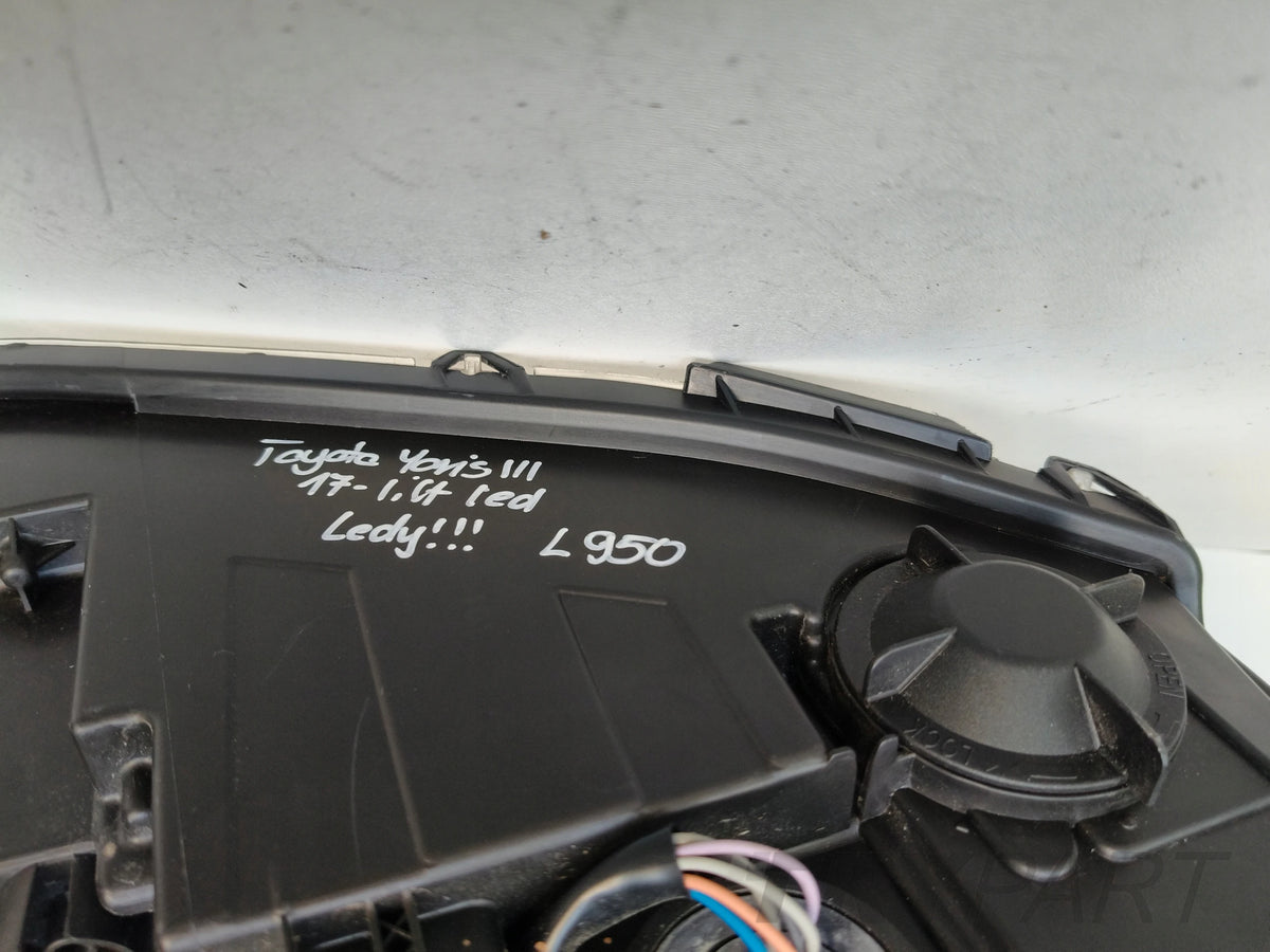 LEFT HEADLIGHT LAMP TOYOTA YARIS III 17- FACELIFT LED