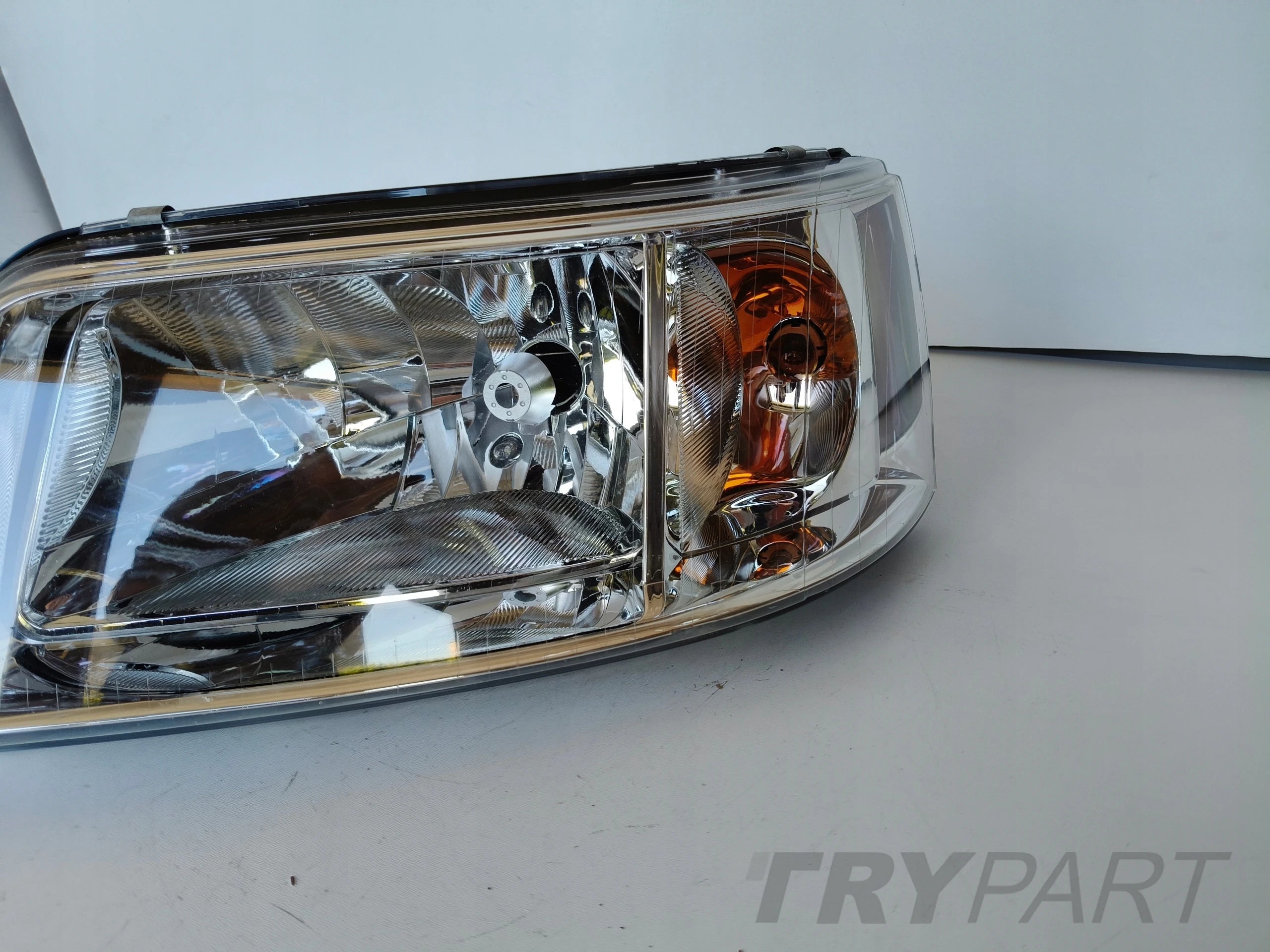 LEFT HEADLIGHT LAMP VW T5 7H 7H0 03-09