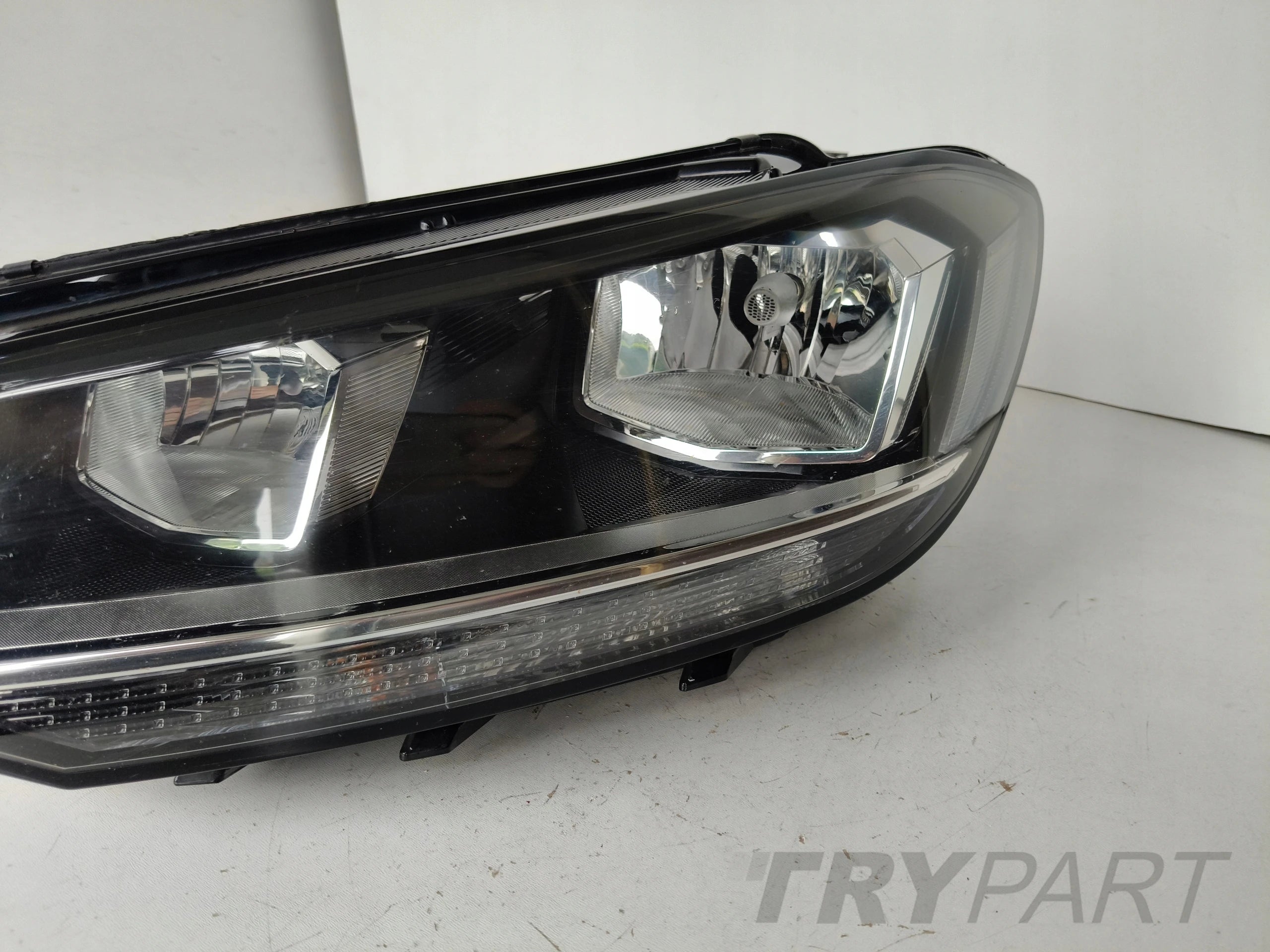 LEFT HEADLIGHT LAMP VW TOURAN 5TA 16-