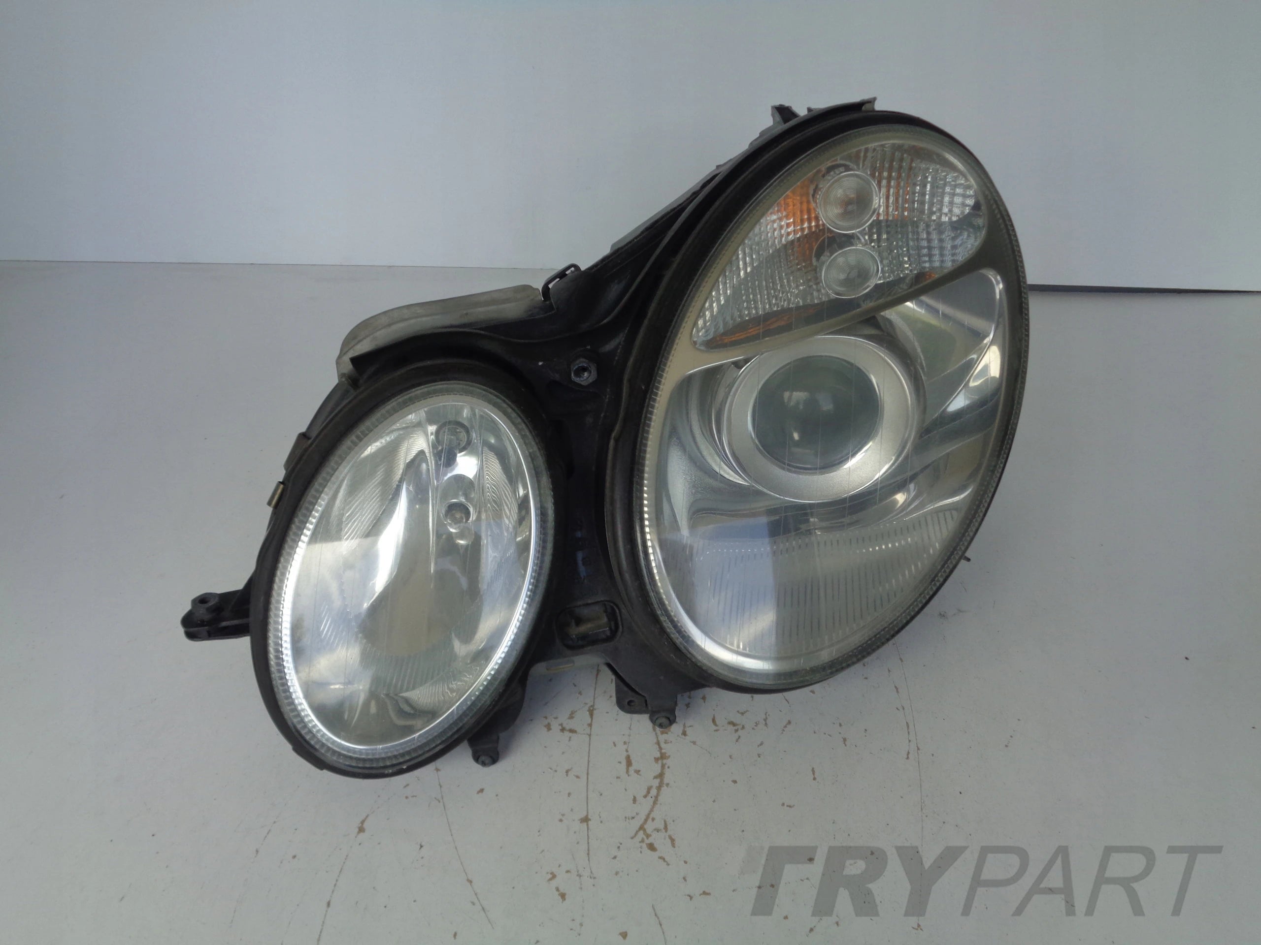 LEFT HEADLIGHT MERCEDES E-CLASS W211 02-06