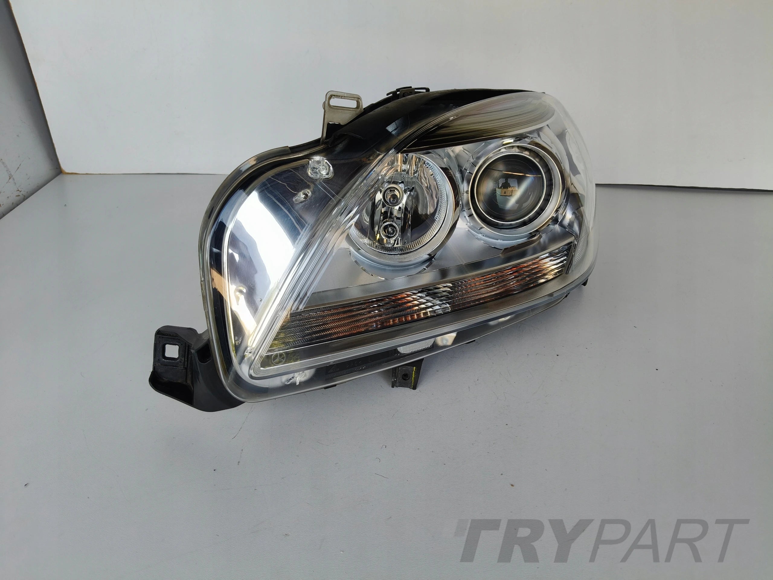 LEFT HEADLIGHT MERCEDES ML W166 11-