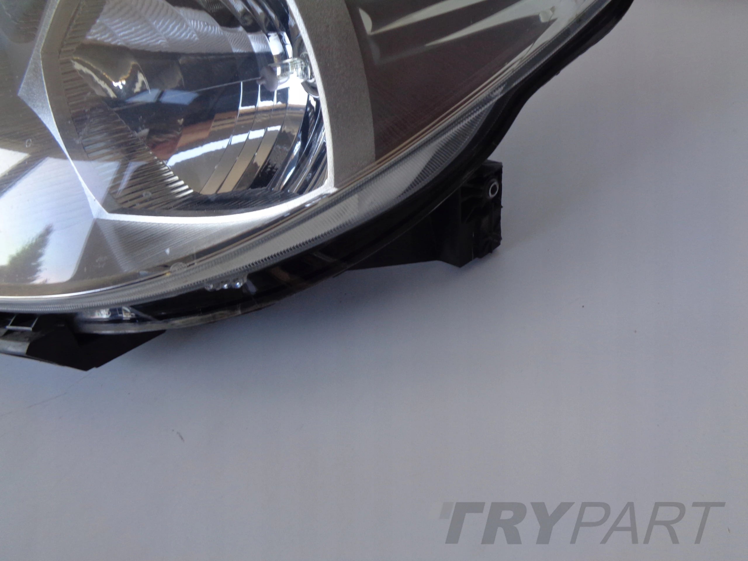 LEFT HEADLIGHT NISSAN TIIDA 07-