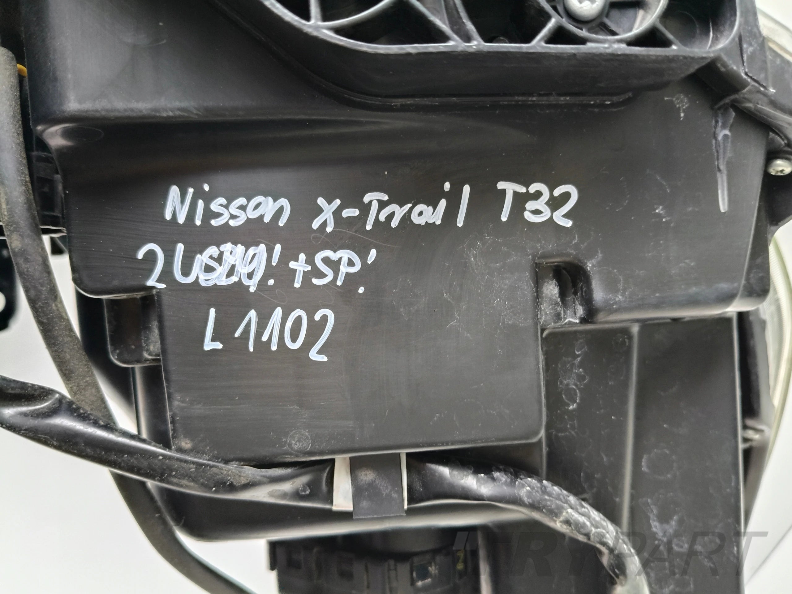 LEFT HEADLIGHT NISSAN X-TRAIL T32 14- FULL LED