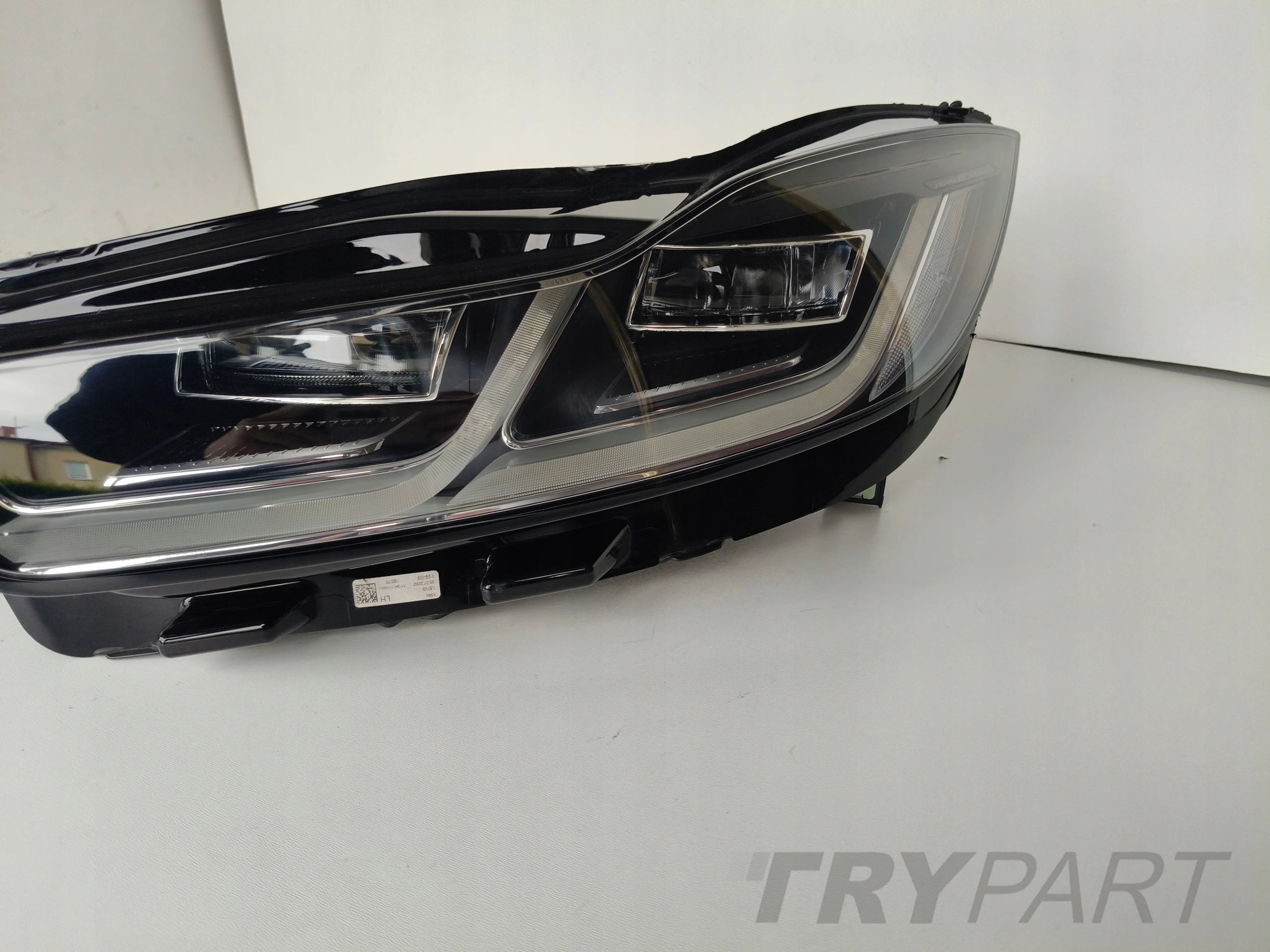 LEFT HEADLIGHT REFLECTOR JAGUAR I-PACE 18- FULL LED MATRIX