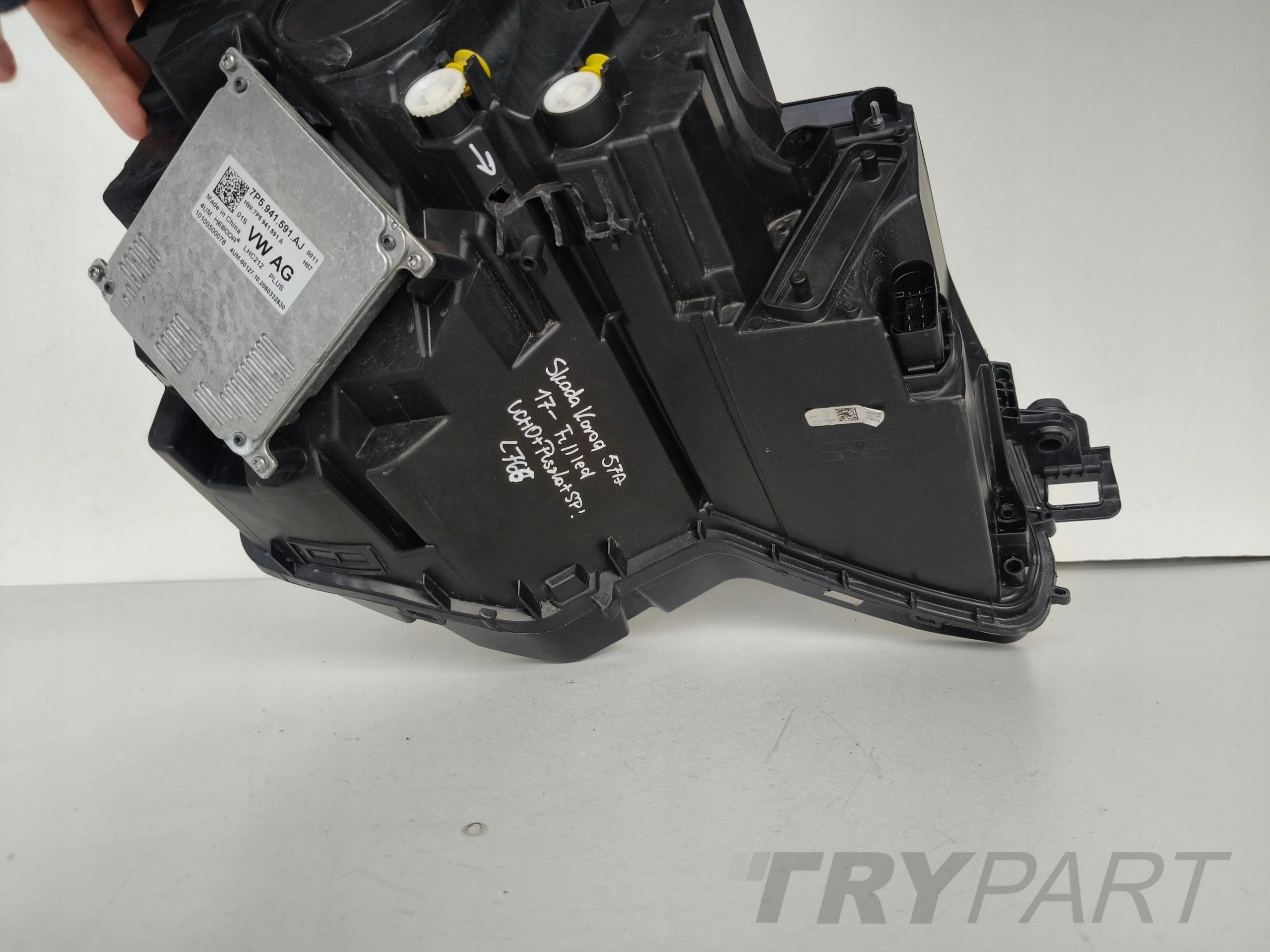 LEFT HEADLIGHT SKODA KAROQ 57A 17- FULL LED