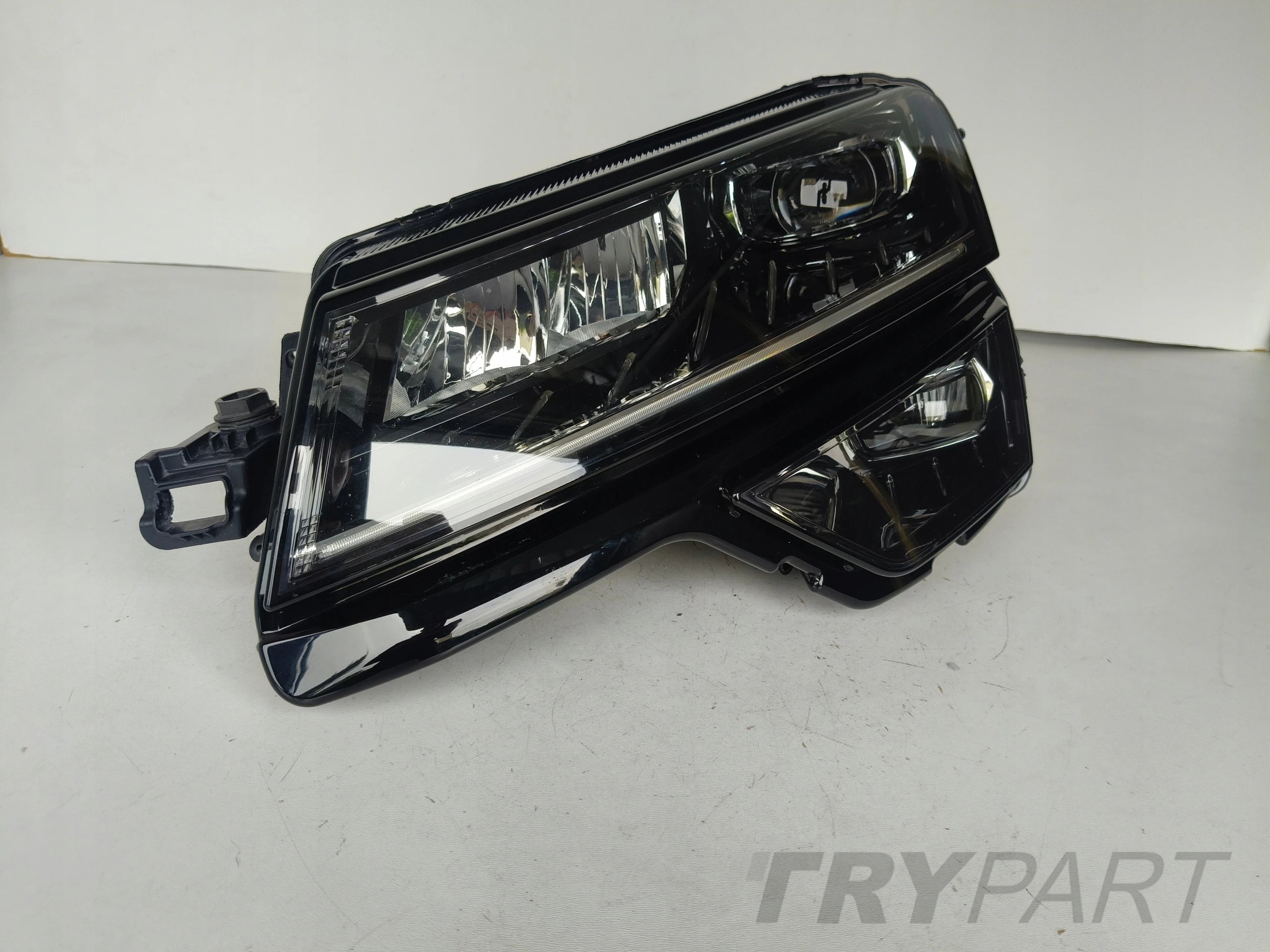 LEFT HEADLIGHT SKODA KAROQ 57A 17- FULL LED