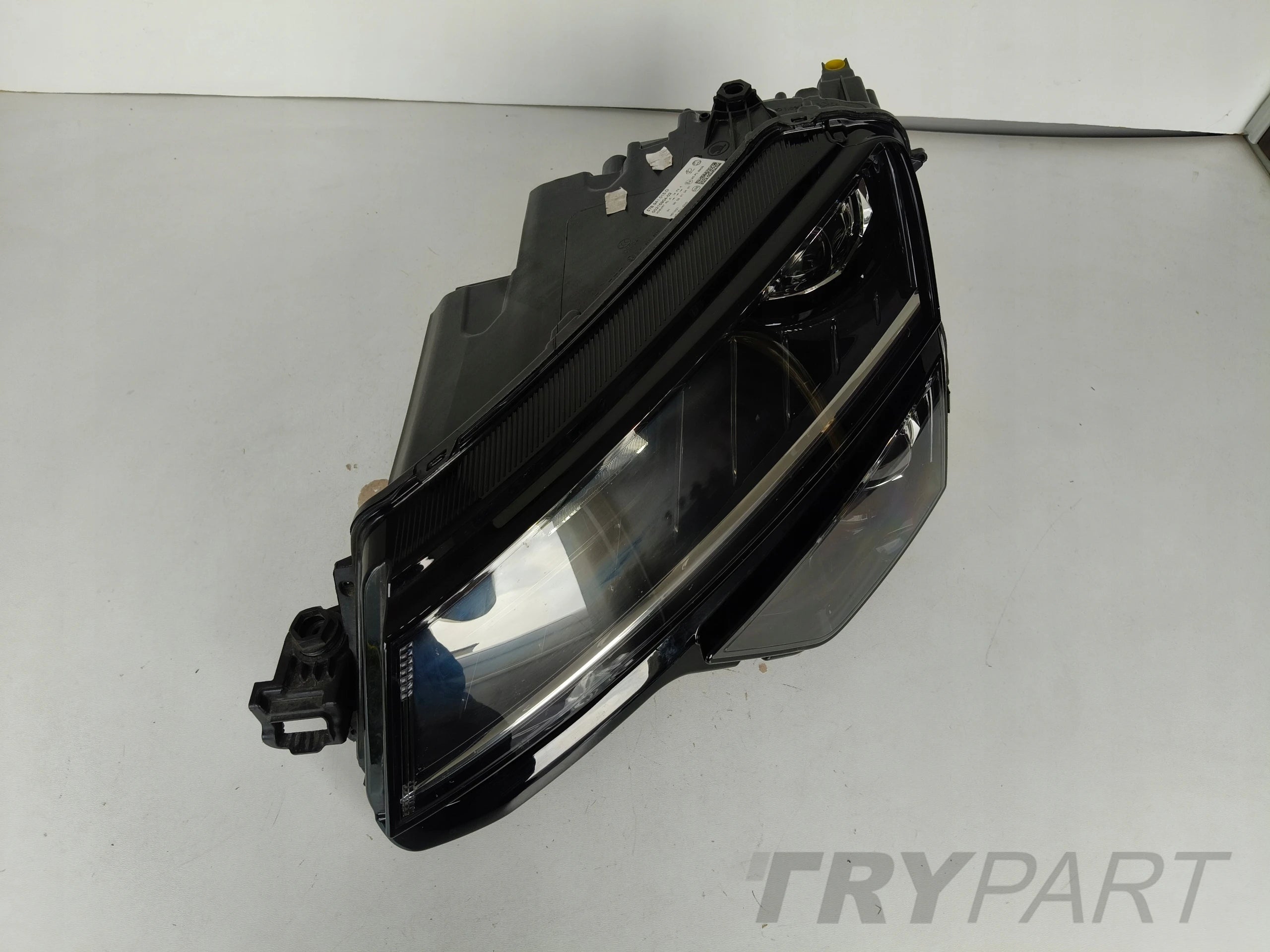 LEFT HEADLIGHT SKODA KAROQ 57A 17- FULL LED