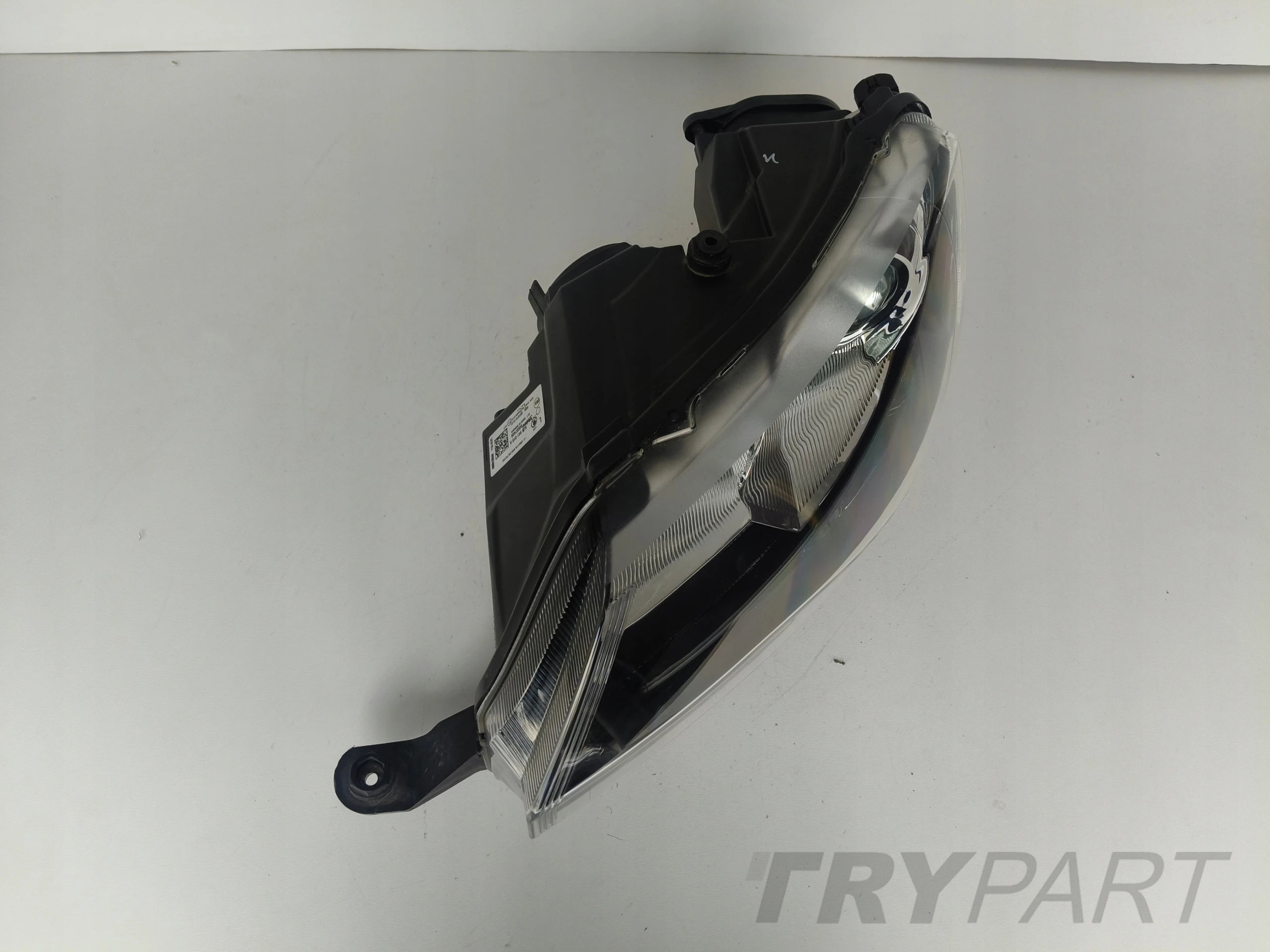 LEFT HEADLIGHT SKODA RAPID 5JA 12- XENON