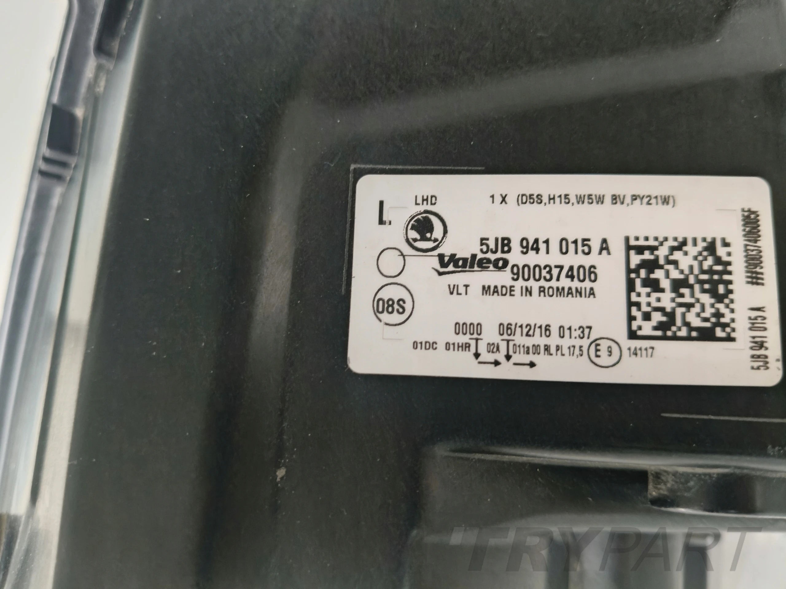 LEFT HEADLIGHT SKODA RAPID 5JA 12- XENON