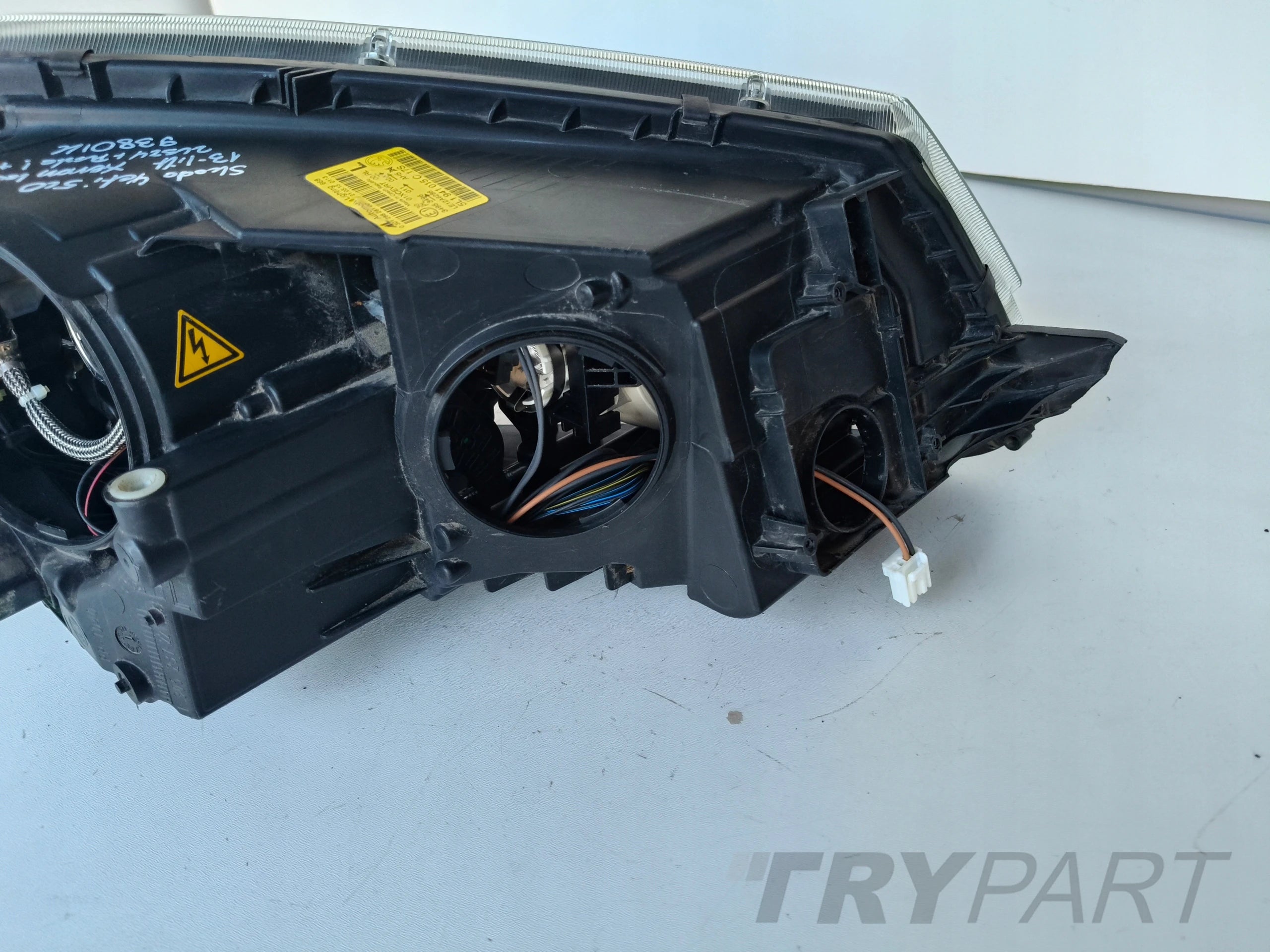 LEFT HEADLIGHT SKODA YETI 5L 5L0 13- LIFT XENON LED
